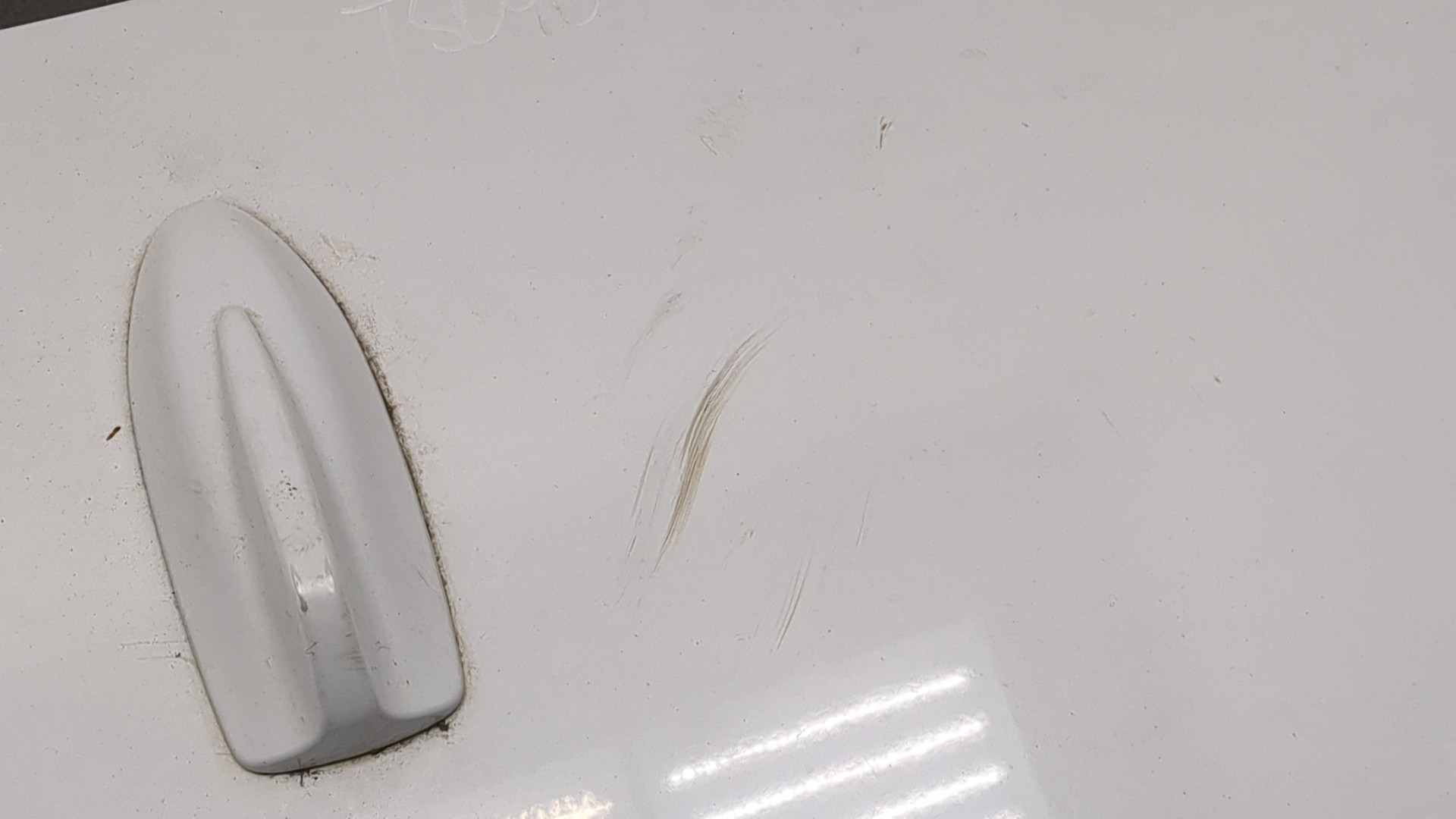 Дверь багажника