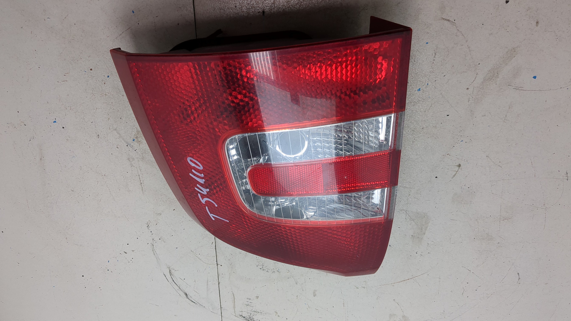 Фонарь задний правый