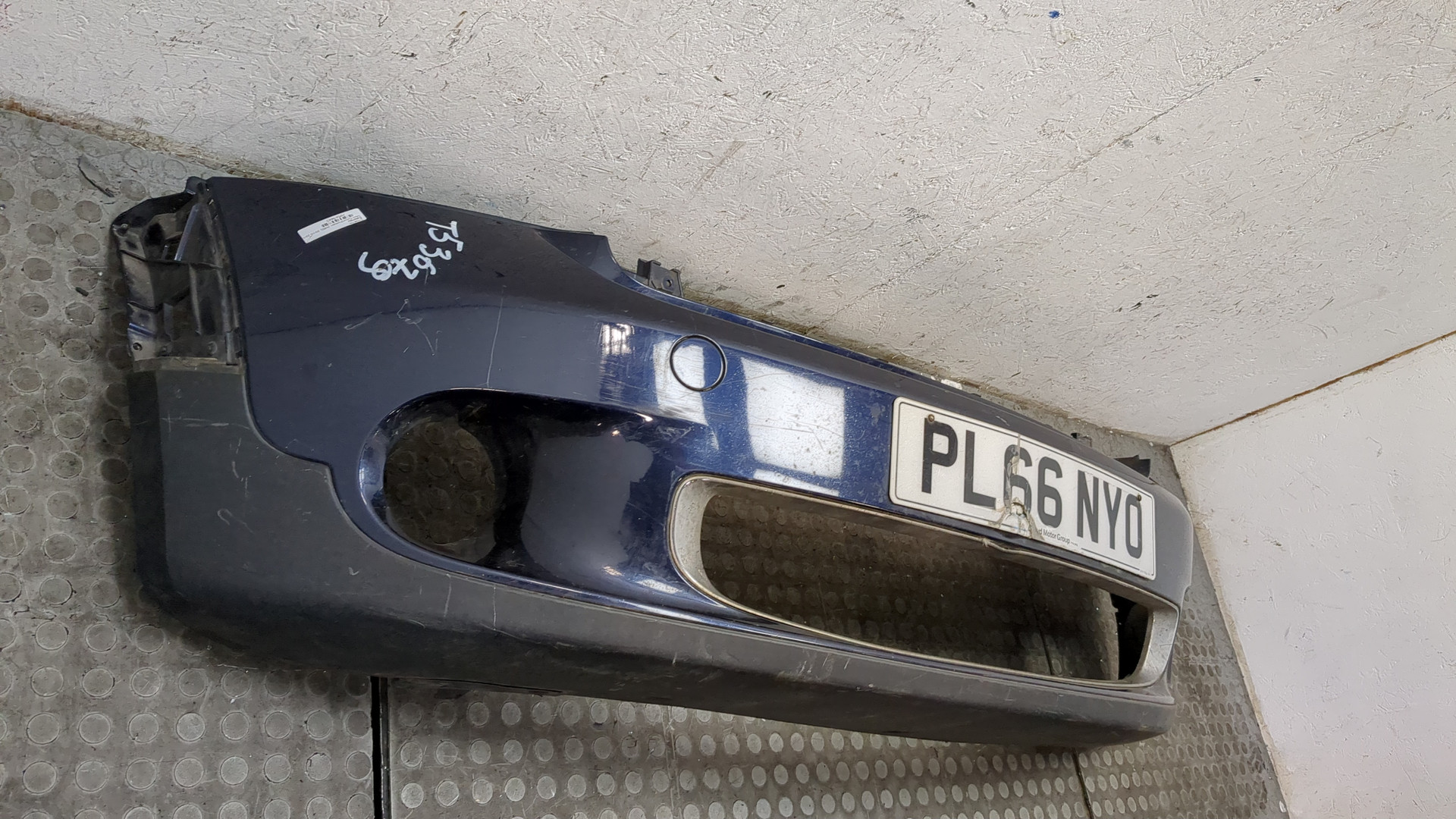 Бампер передний