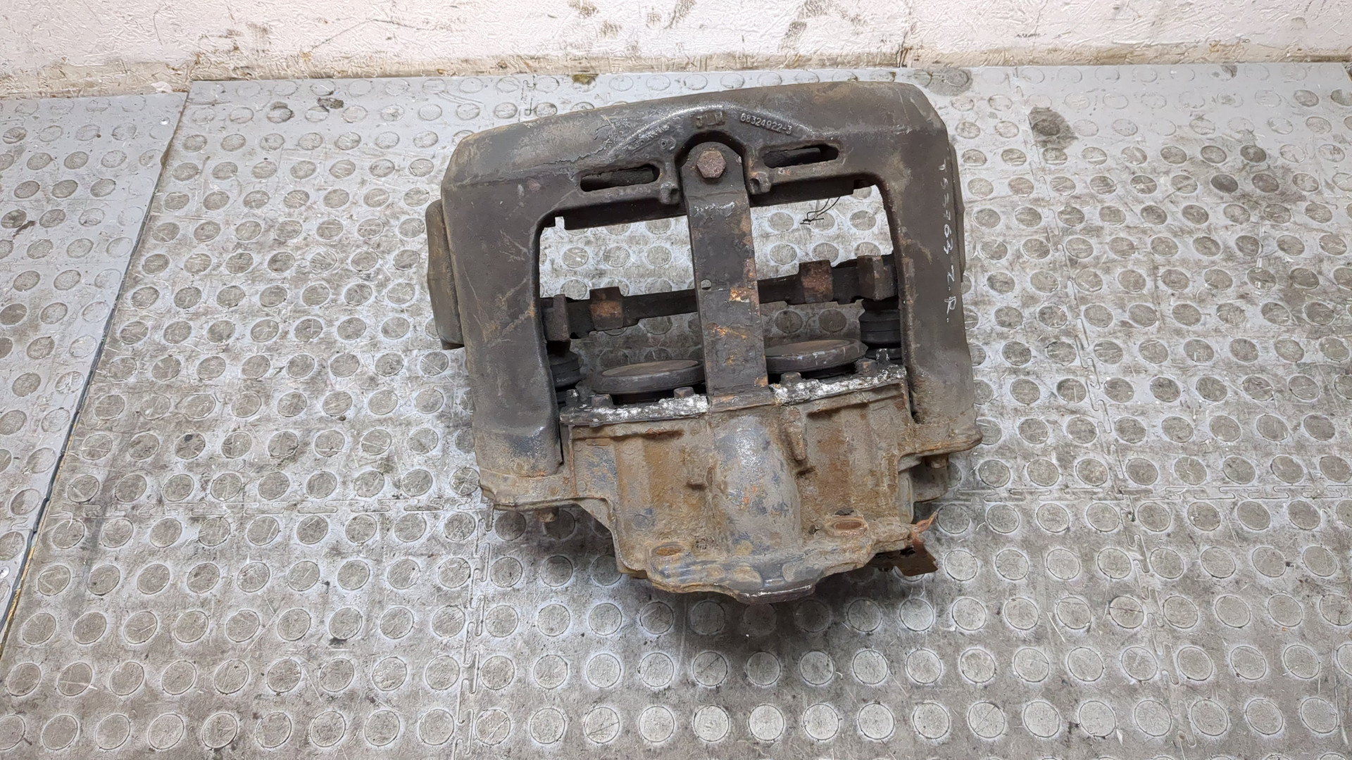 Суппорт задний правый