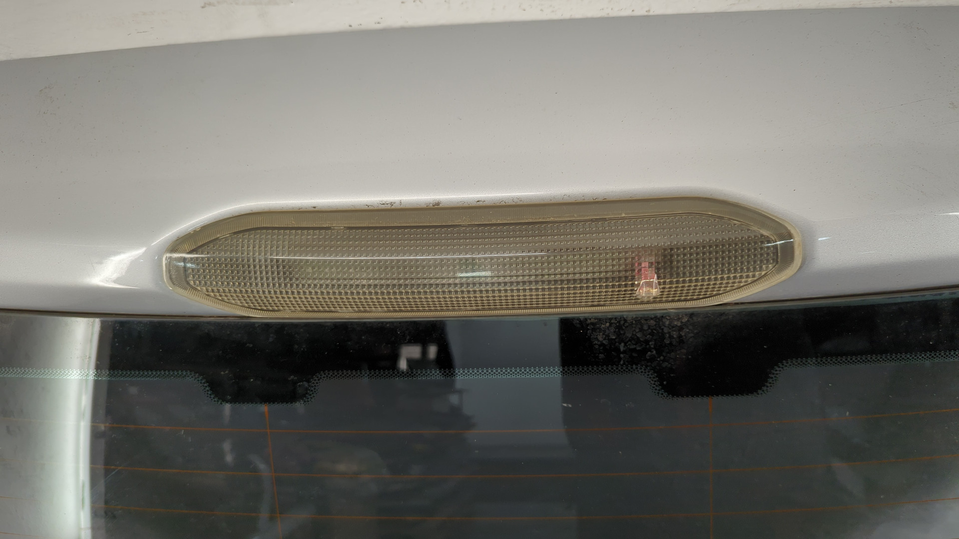 Дверь багажника