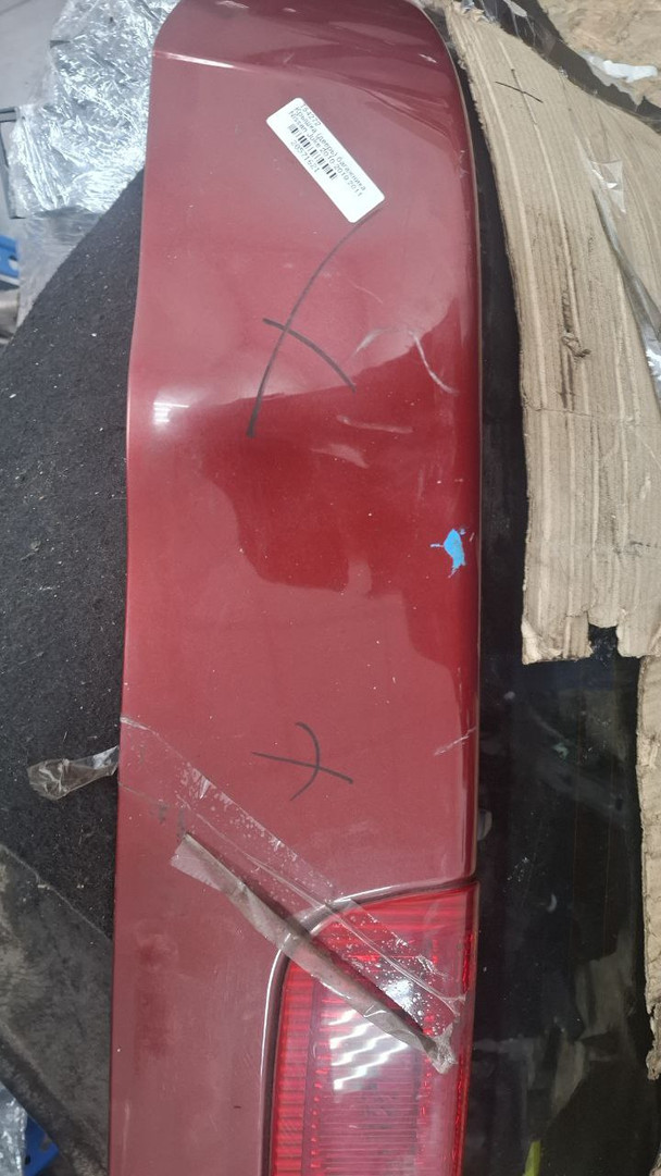 Дверь багажника