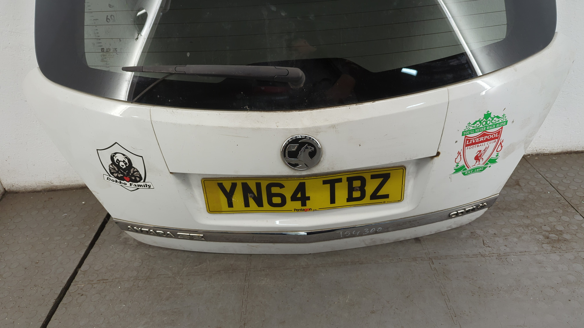 Дверь багажника