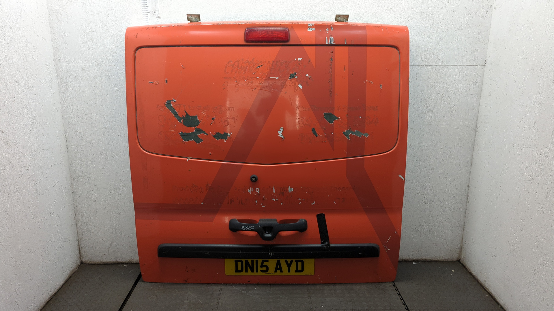 Дверь багажника