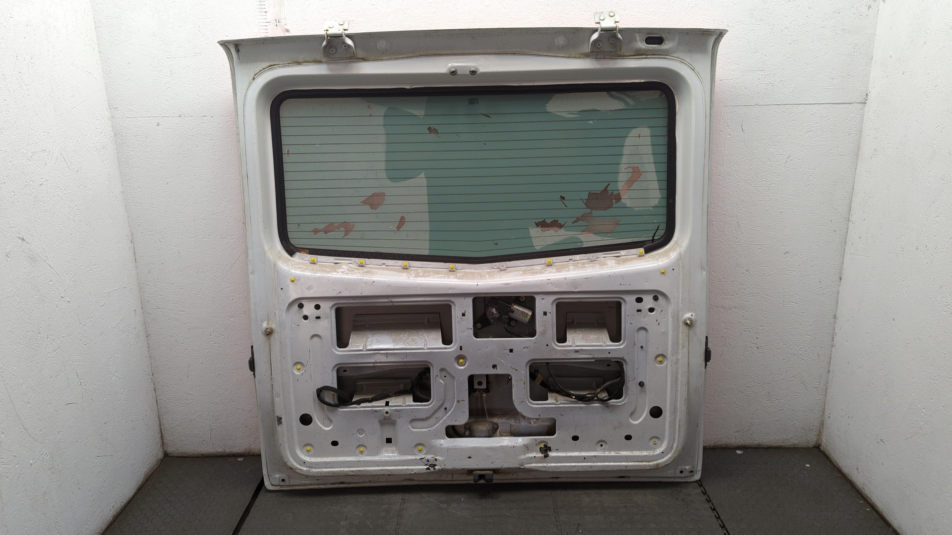 Дверь багажника