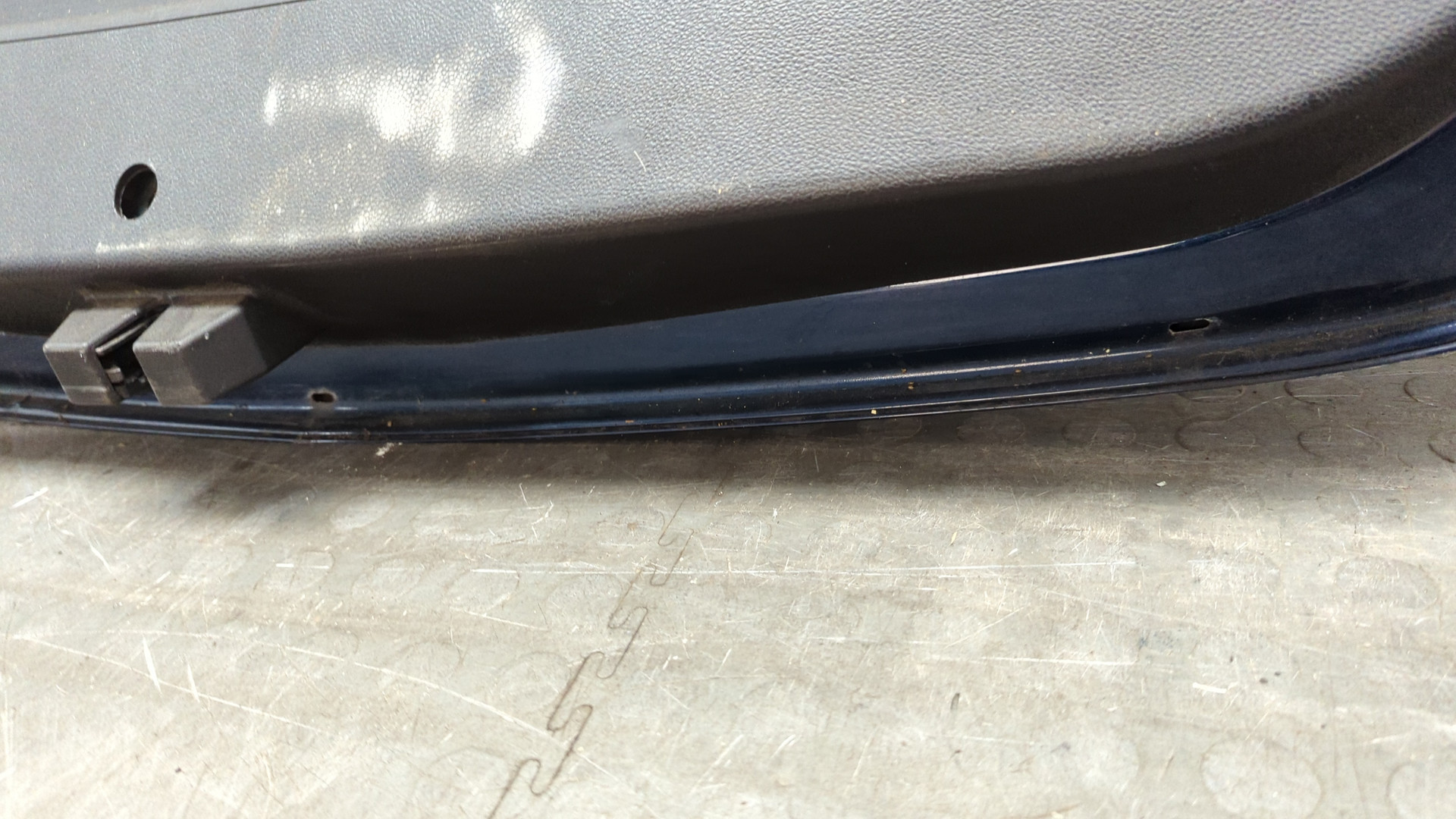 Дверь багажника