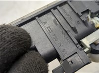 A2037500693 Кнопка открывания багажника с крышки Mercedes C W203 2000-2008 20573746 #2