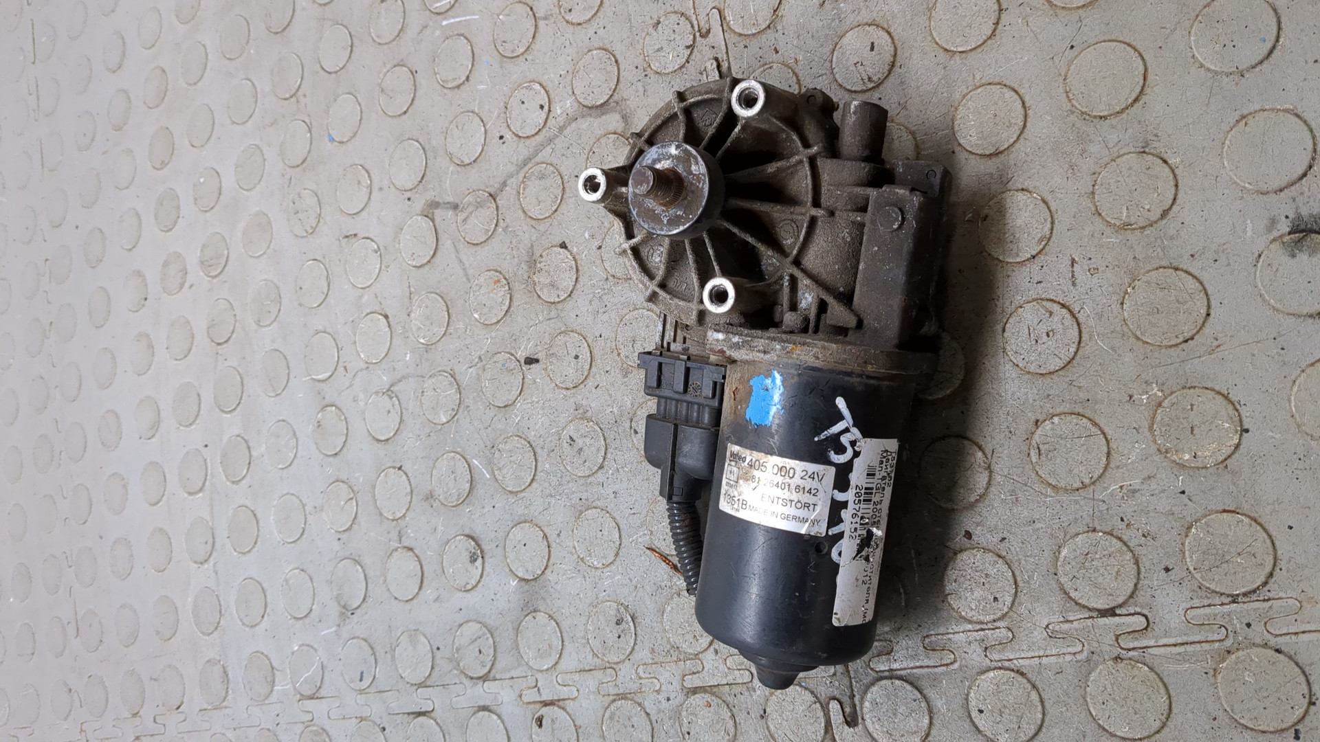 Моторчик стеклоочистителя передний