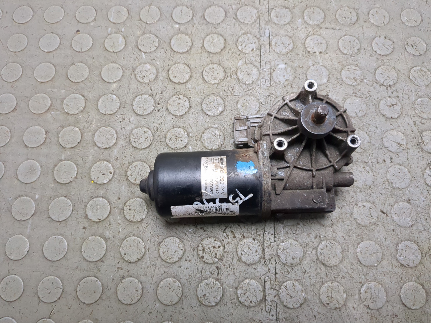 Моторчик стеклоочистителя передний