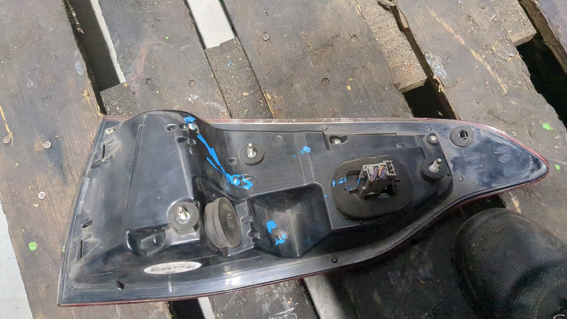 Фонарь задний левый