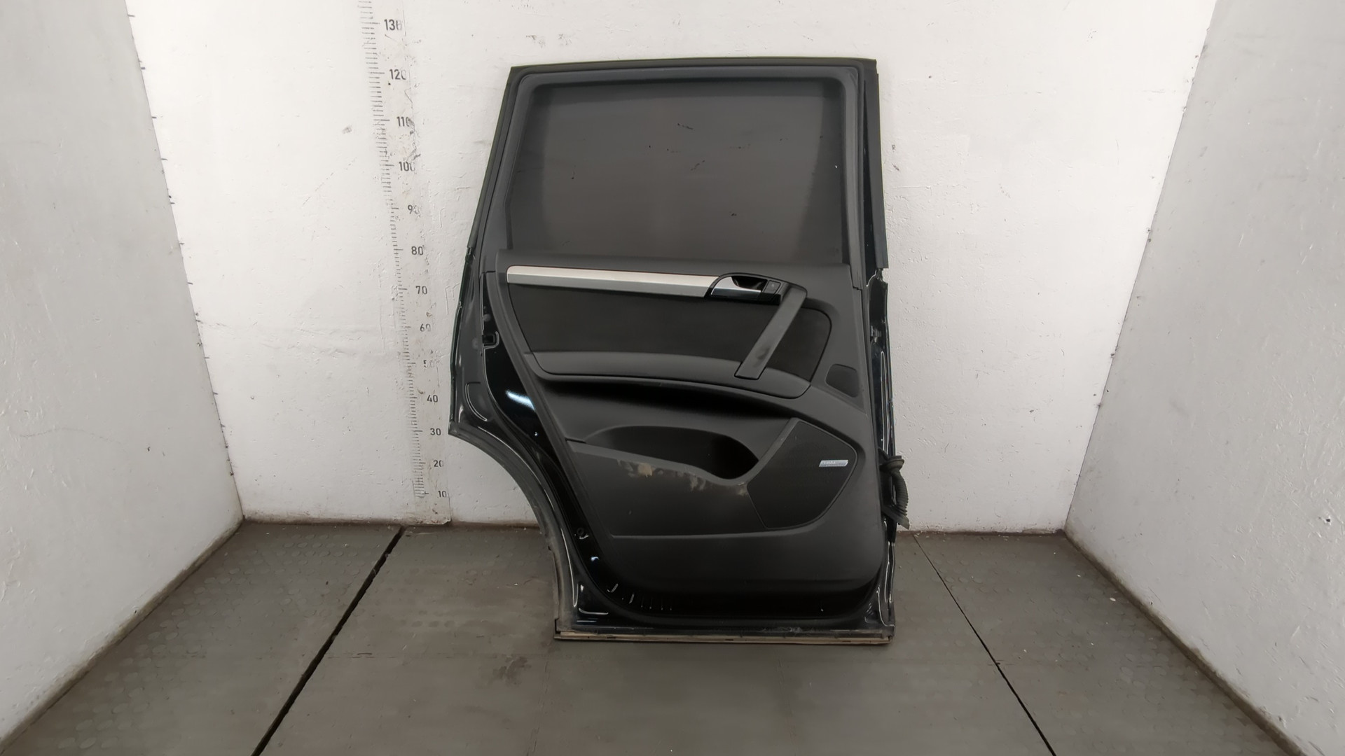 Дверь задняя левая