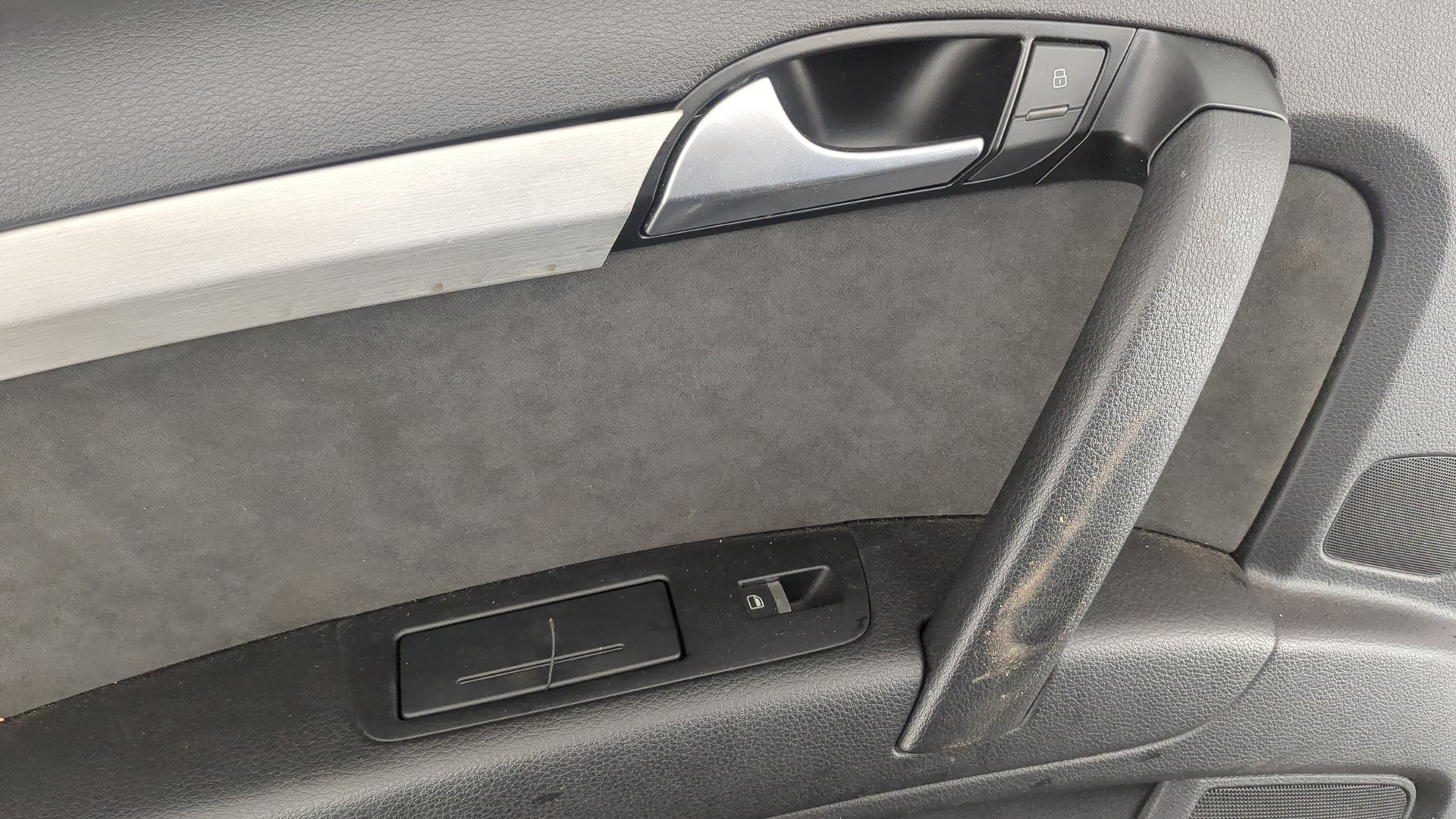 Дверь задняя левая