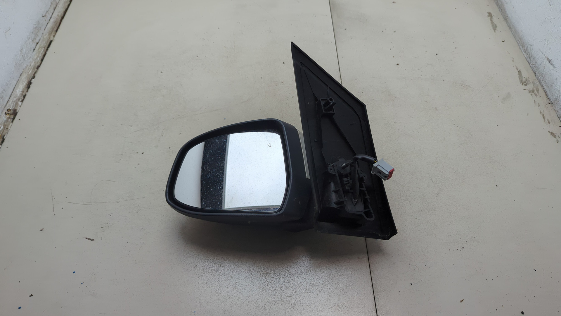 Зеркало левое электрическое