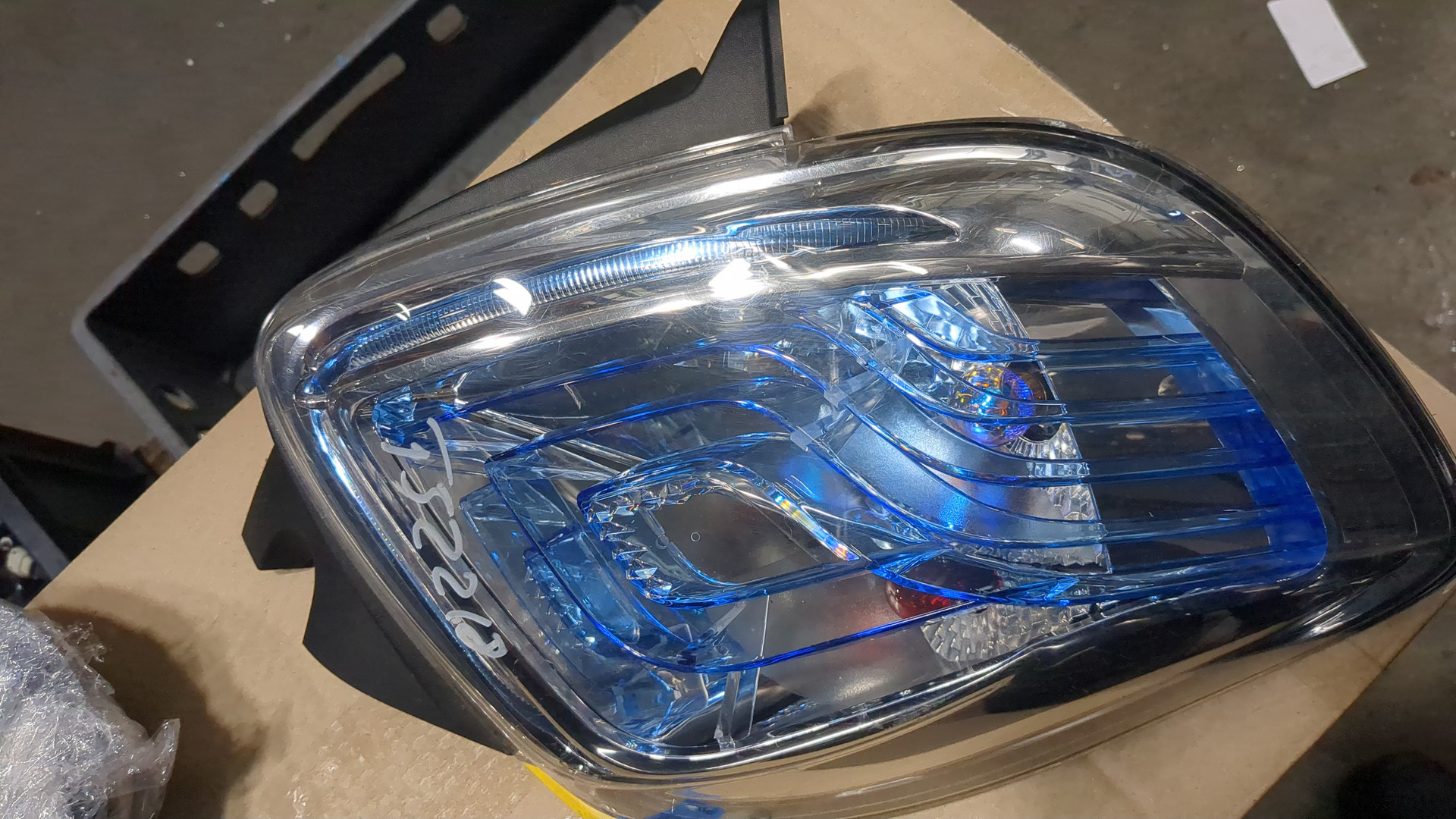 Фонарь задний правый