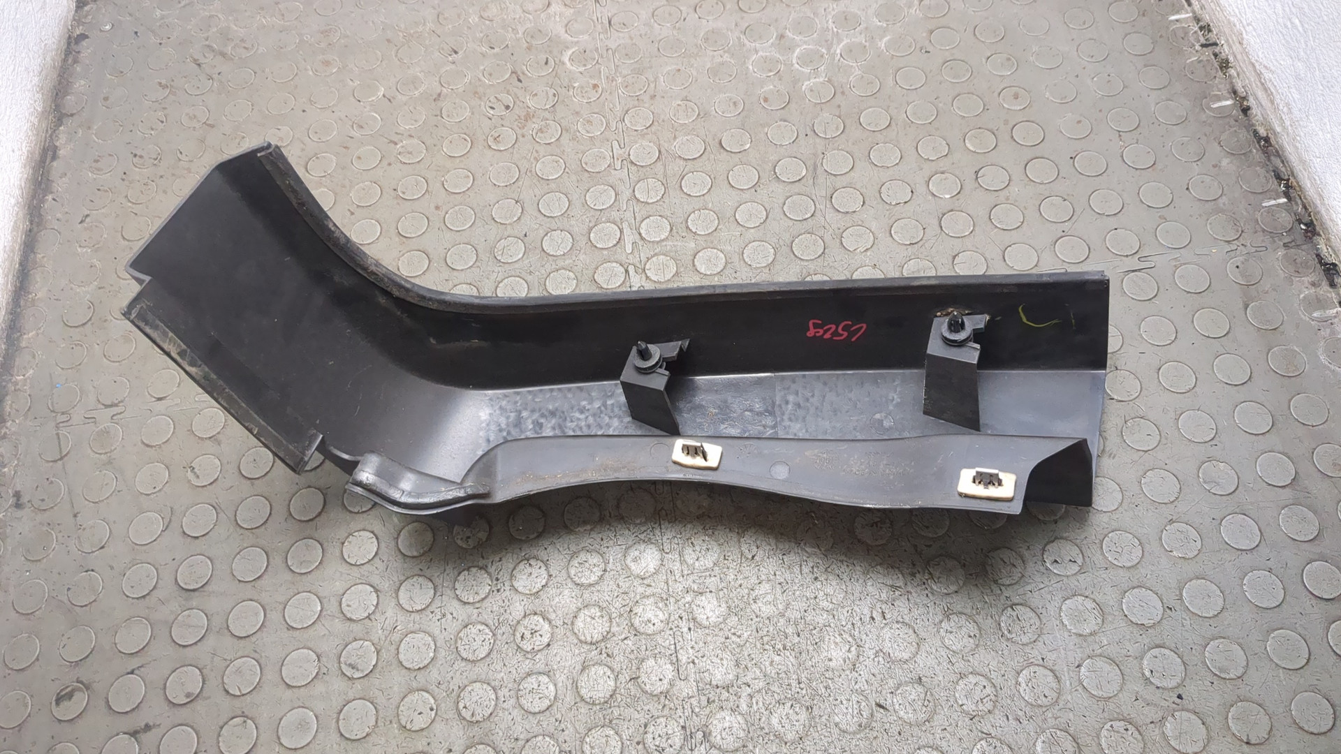 Обшивка багажника