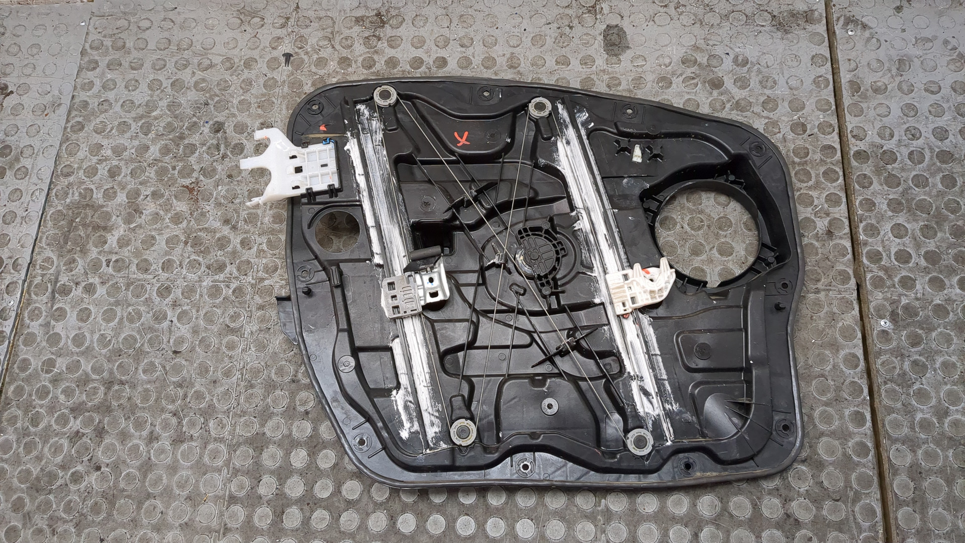 Стеклоподъемник электр. передний правый