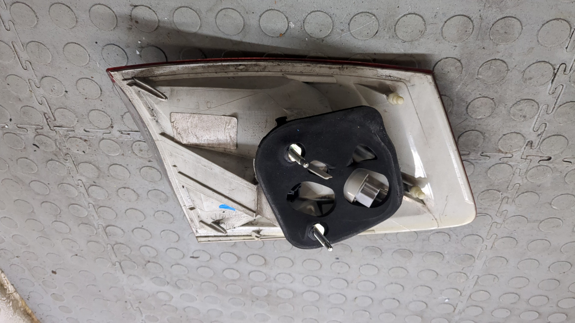 Фонарь задний правый