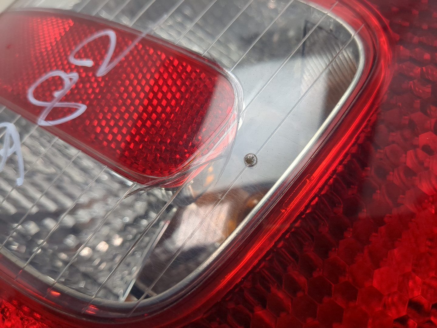 Фонарь задний левый