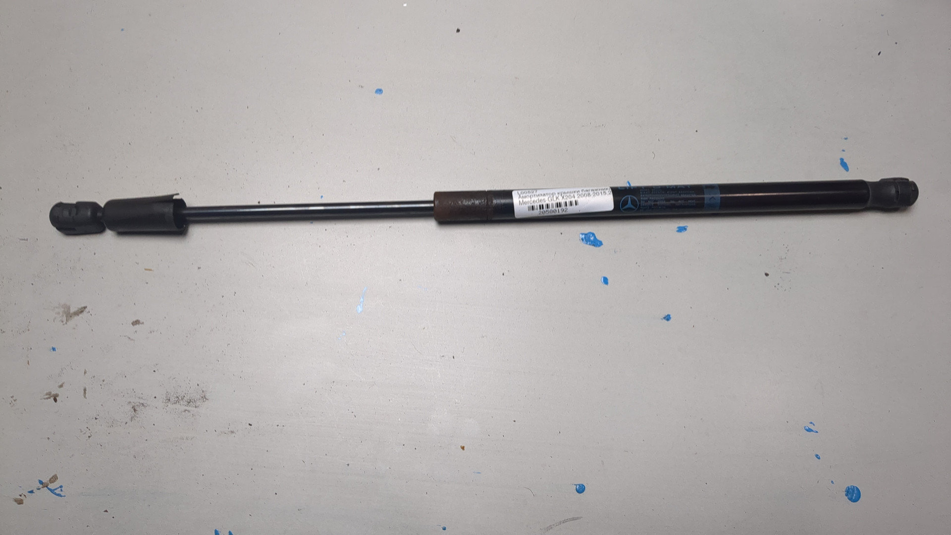 Амортизатор крышки багажника