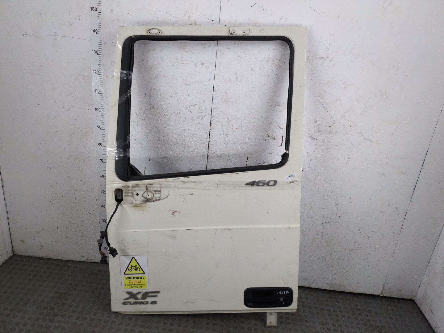 Дверь передняя левая