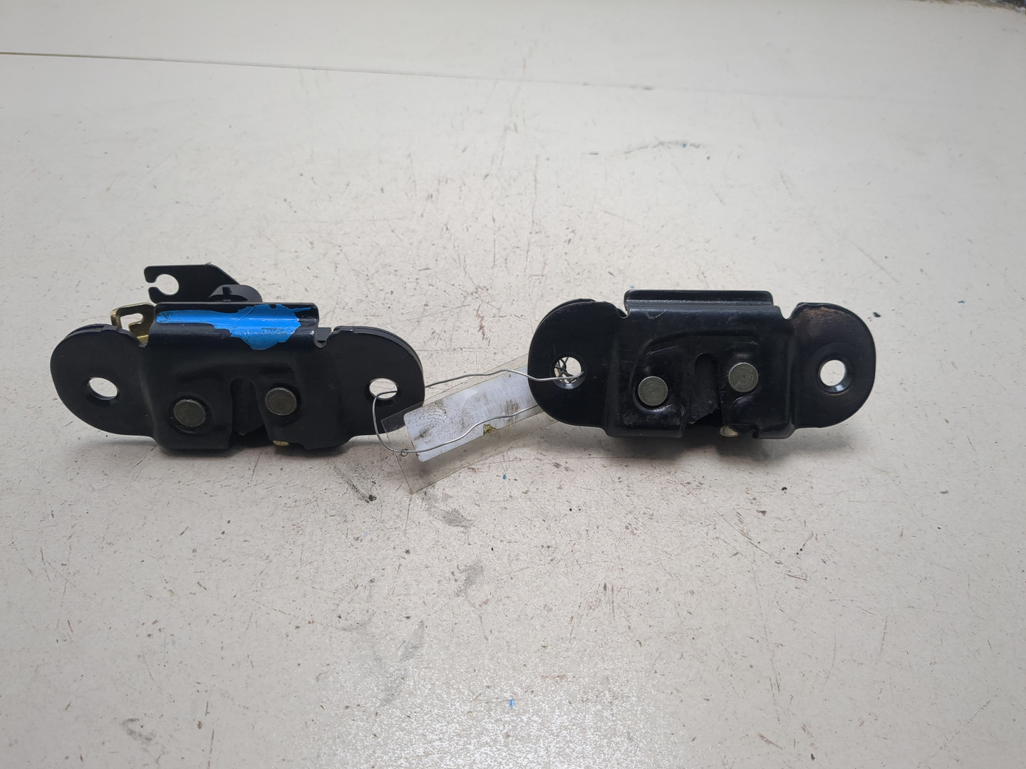 Замок багажника