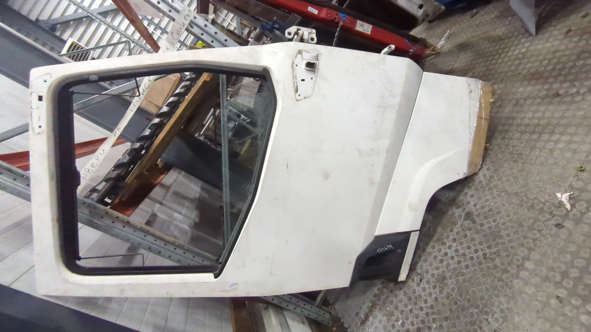 Дверь передняя правая