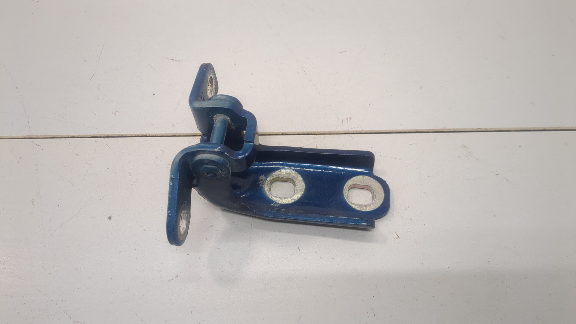 Петля двери