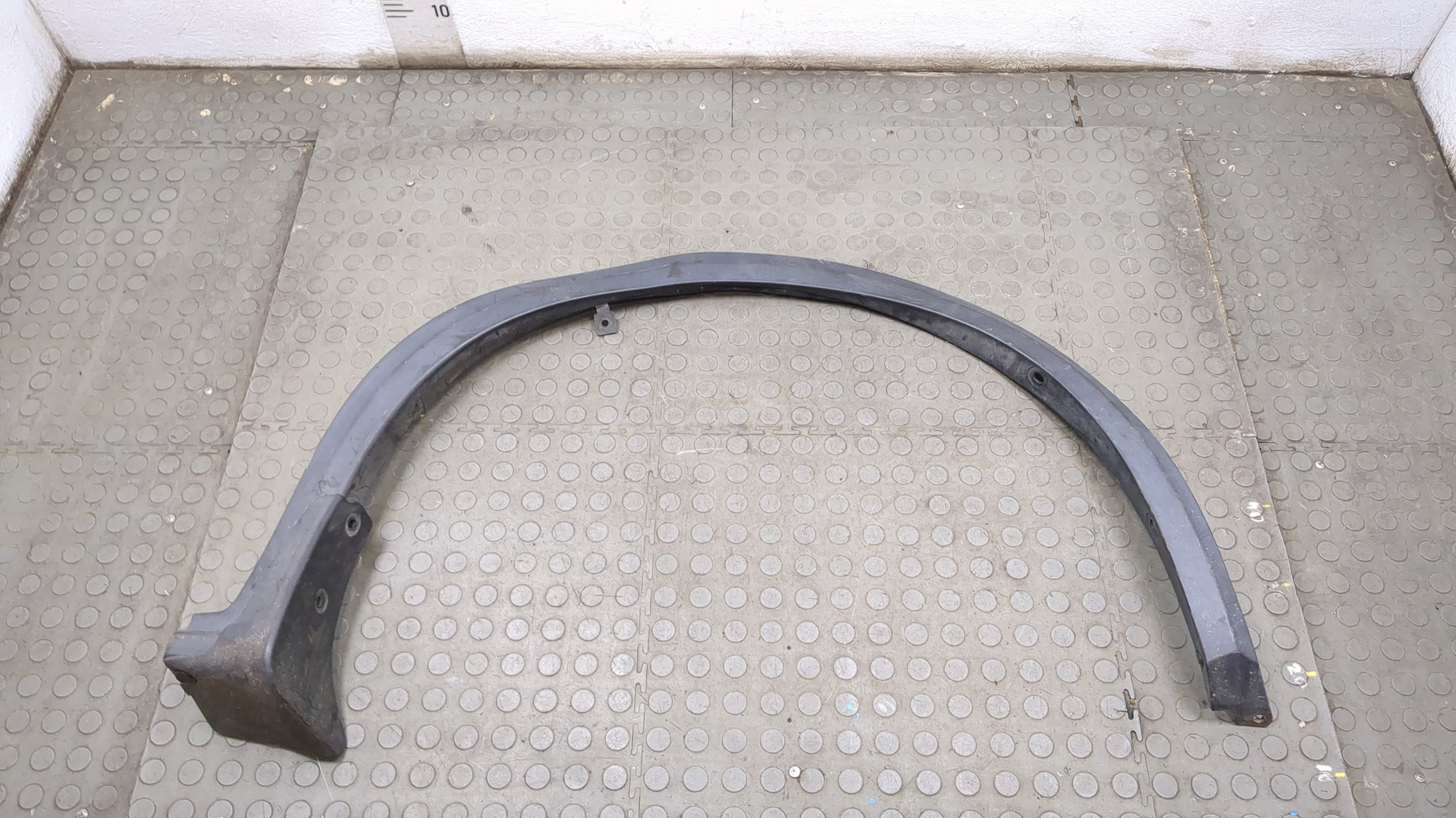 Накладка переднего крыла правого