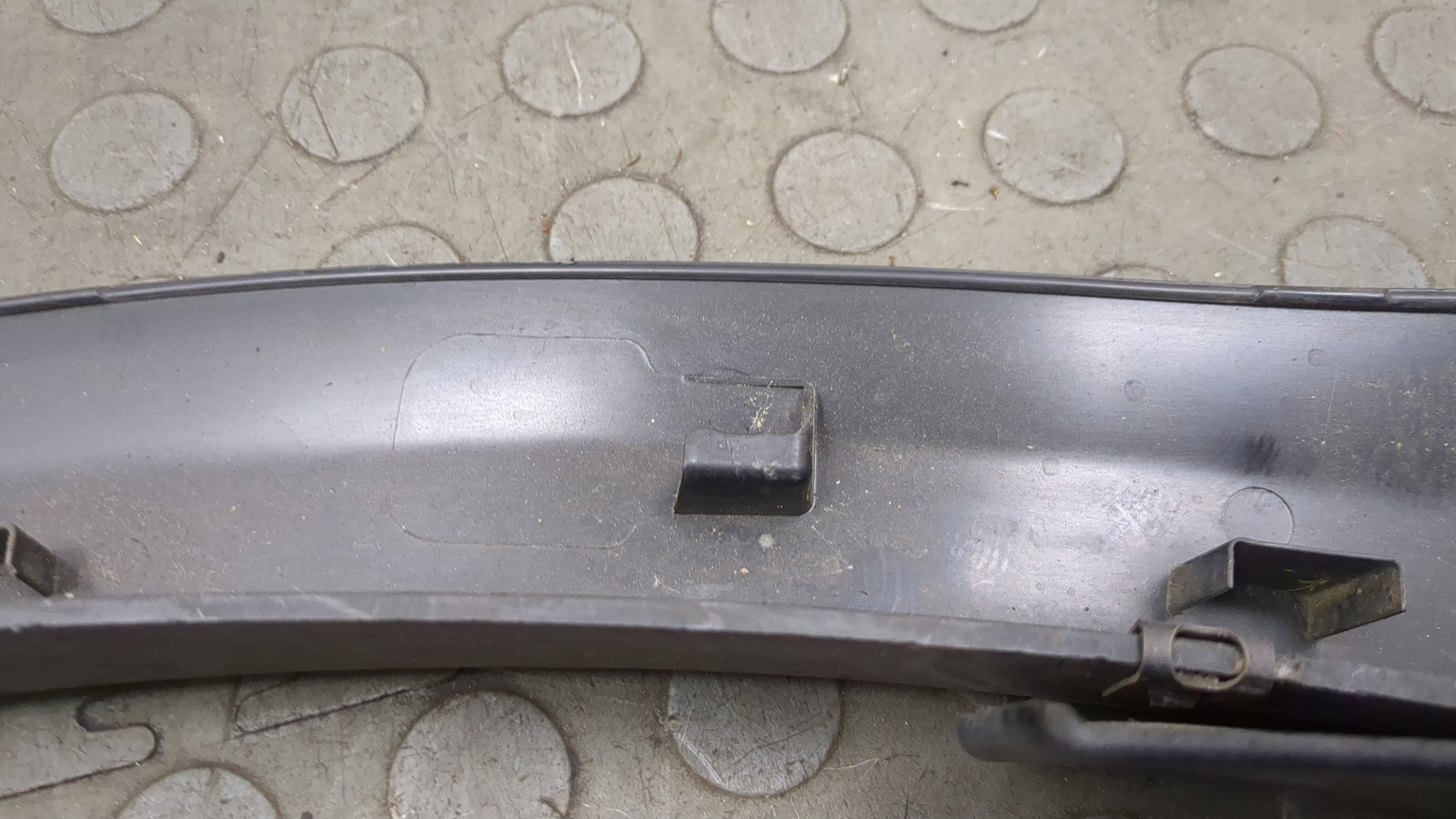 Накладка переднего крыла правого