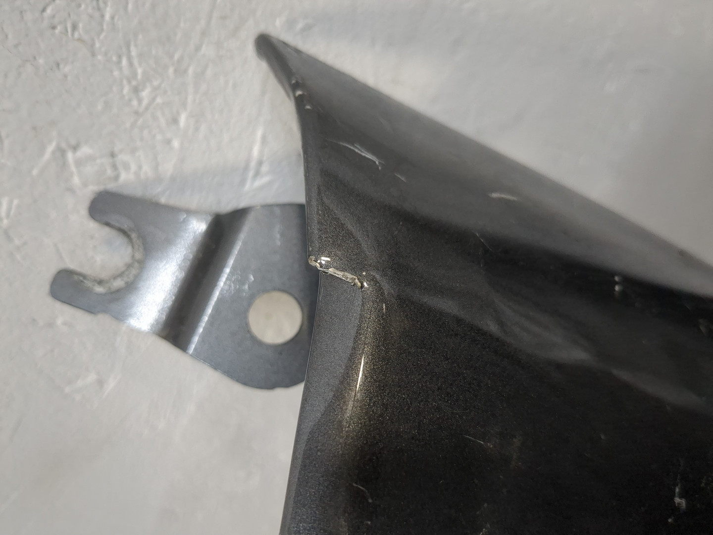 Крыло переднее правое