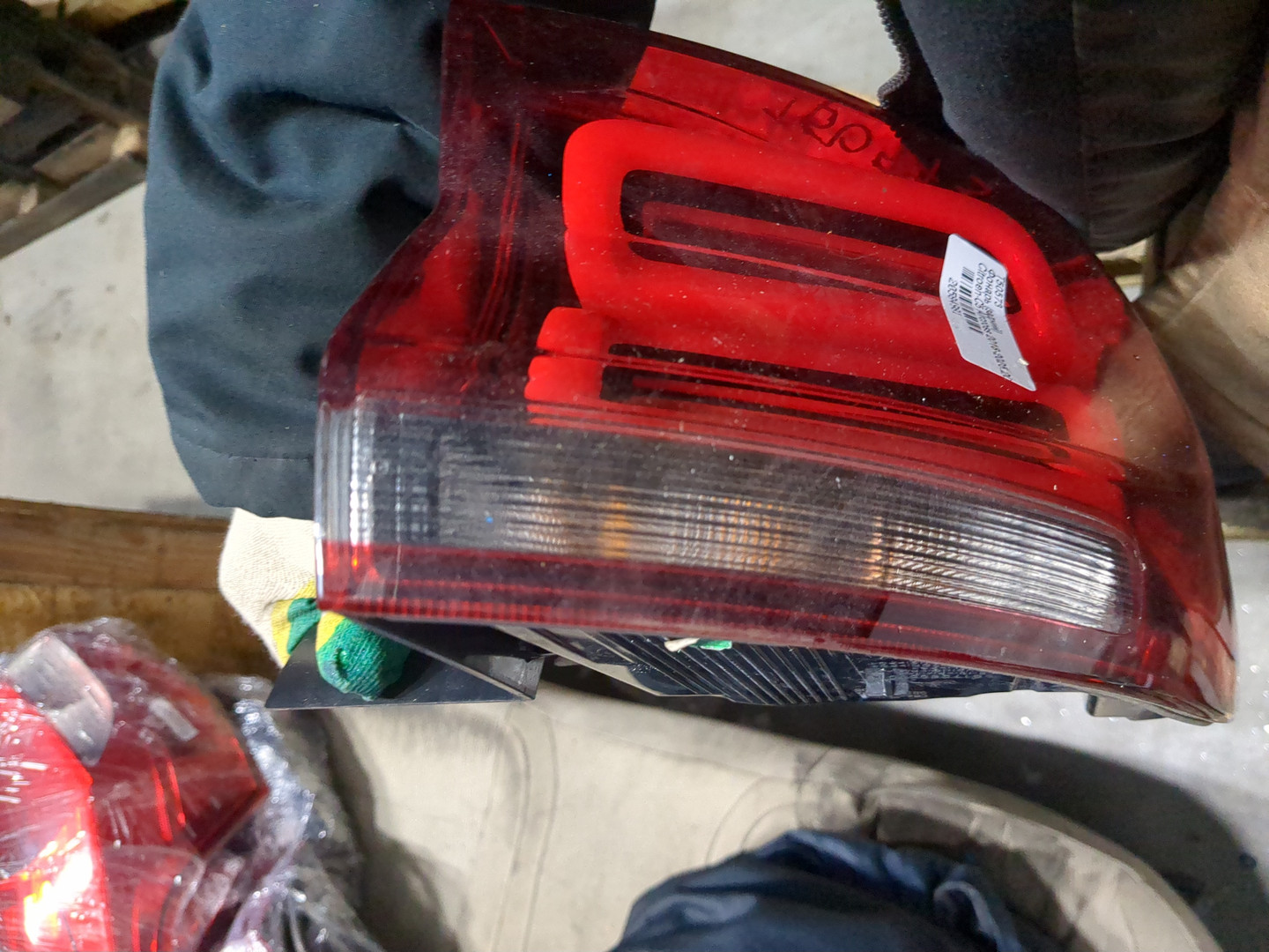 Фонарь задний правый