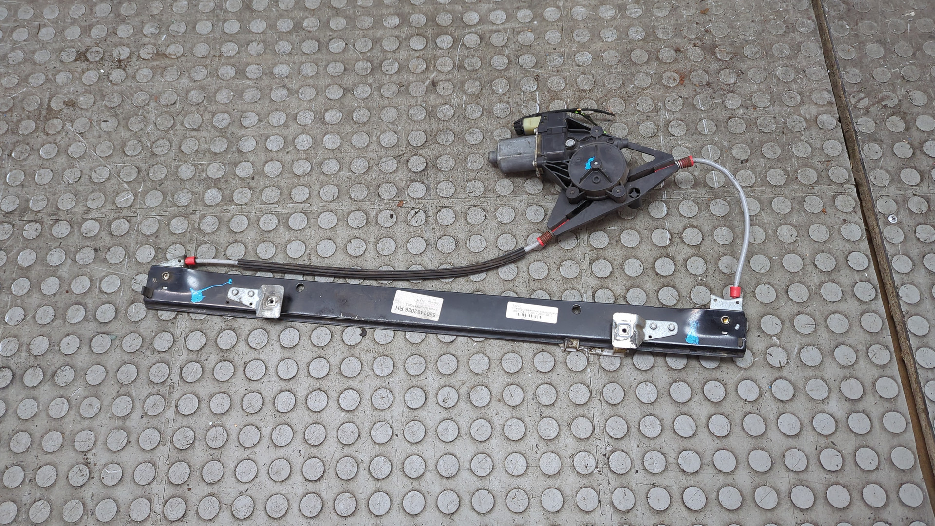 Стеклоподъемник электр. передний правый