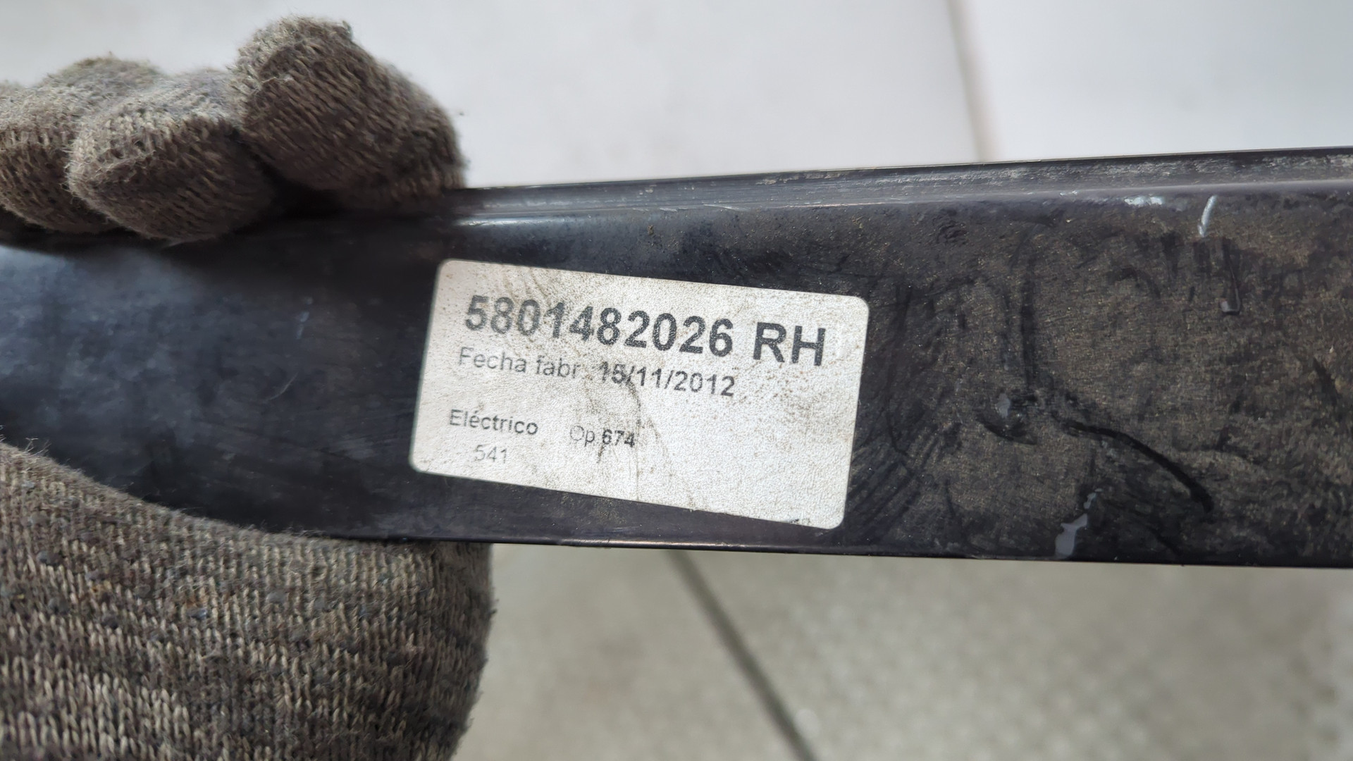 Стеклоподъемник электр. передний правый