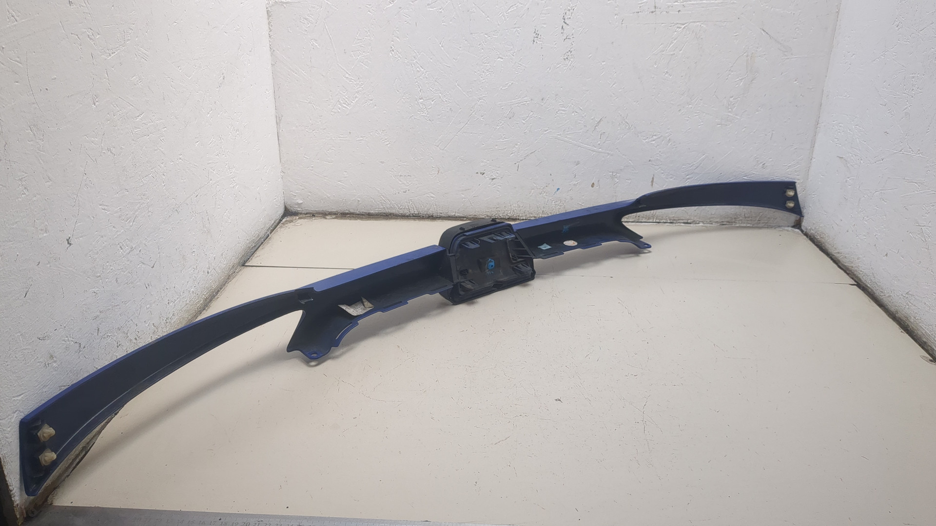 Планка под фары