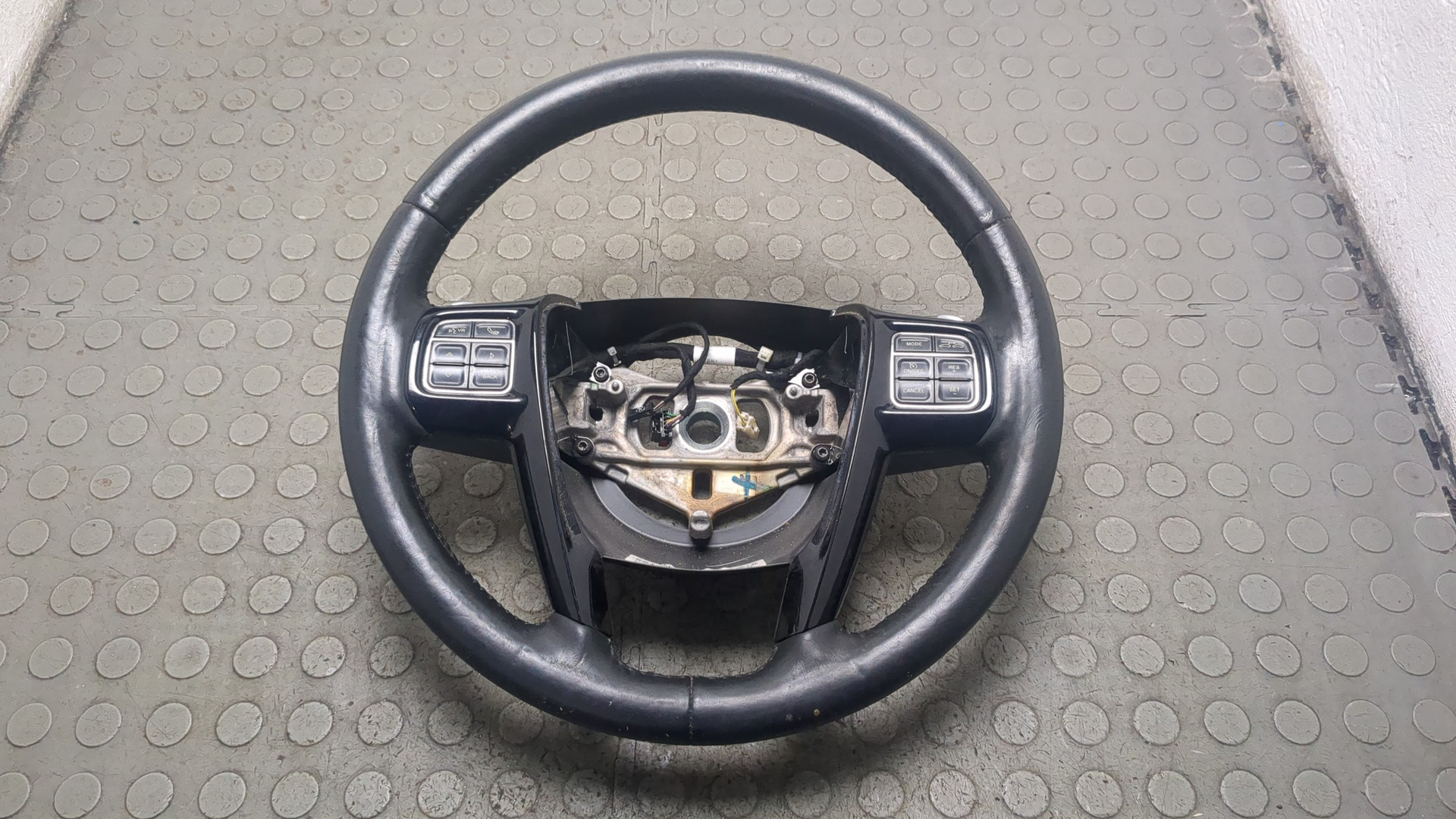 Рулевое колесо (руль)