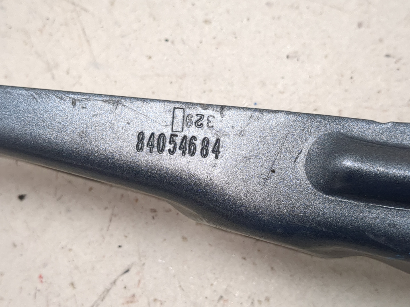 Петля капота правая