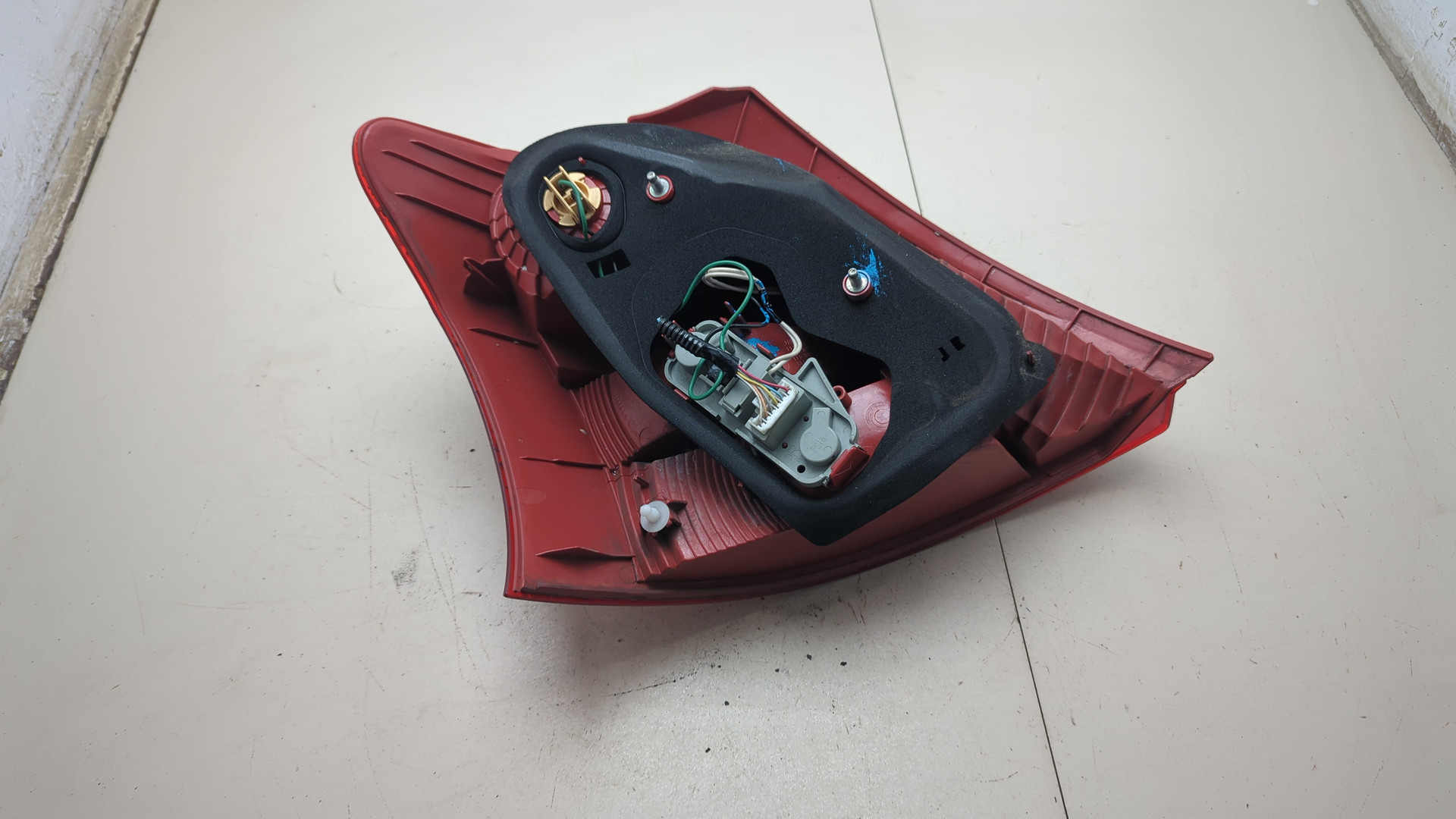 Фонарь задний правый