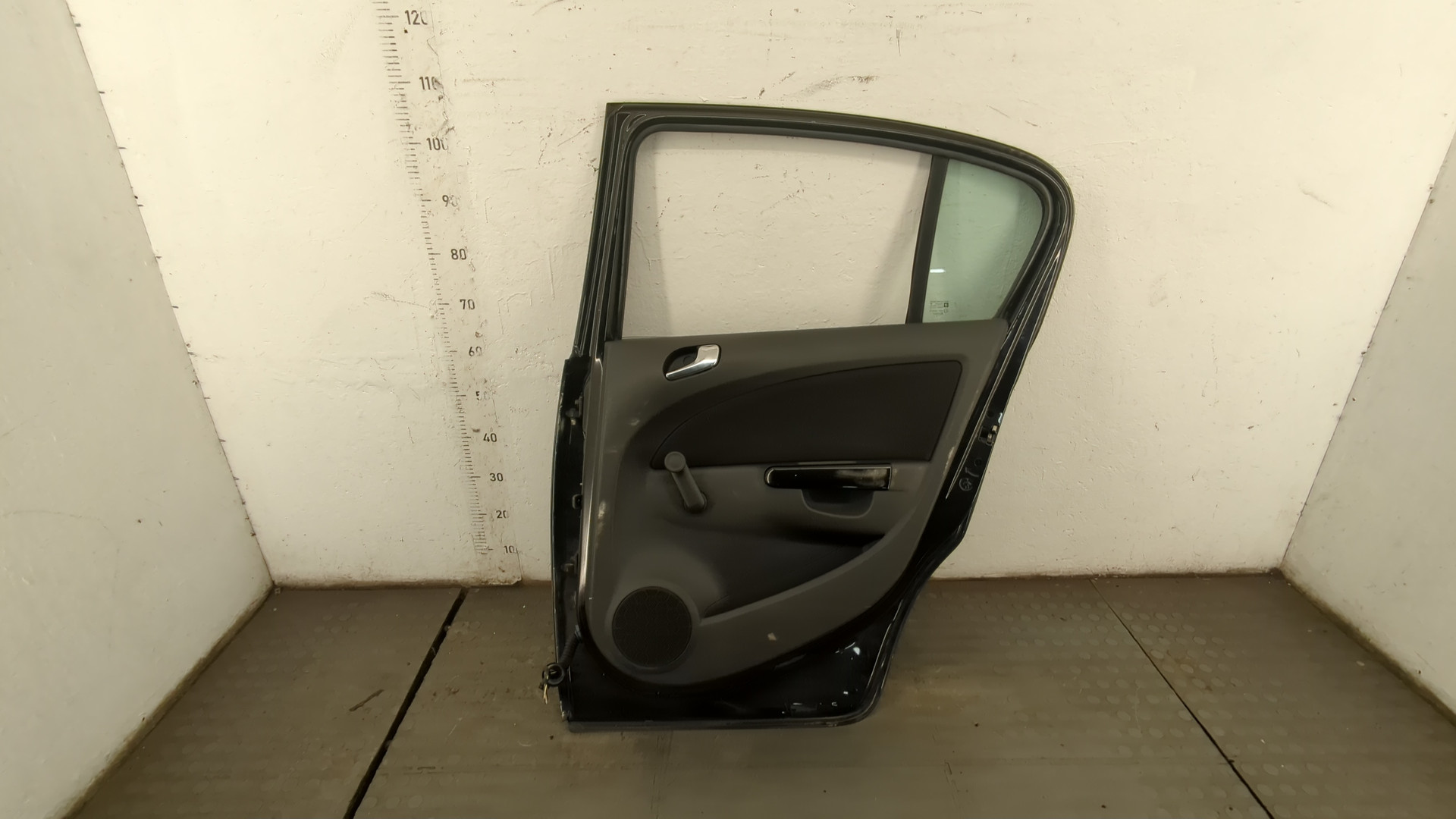 Дверь задняя правая