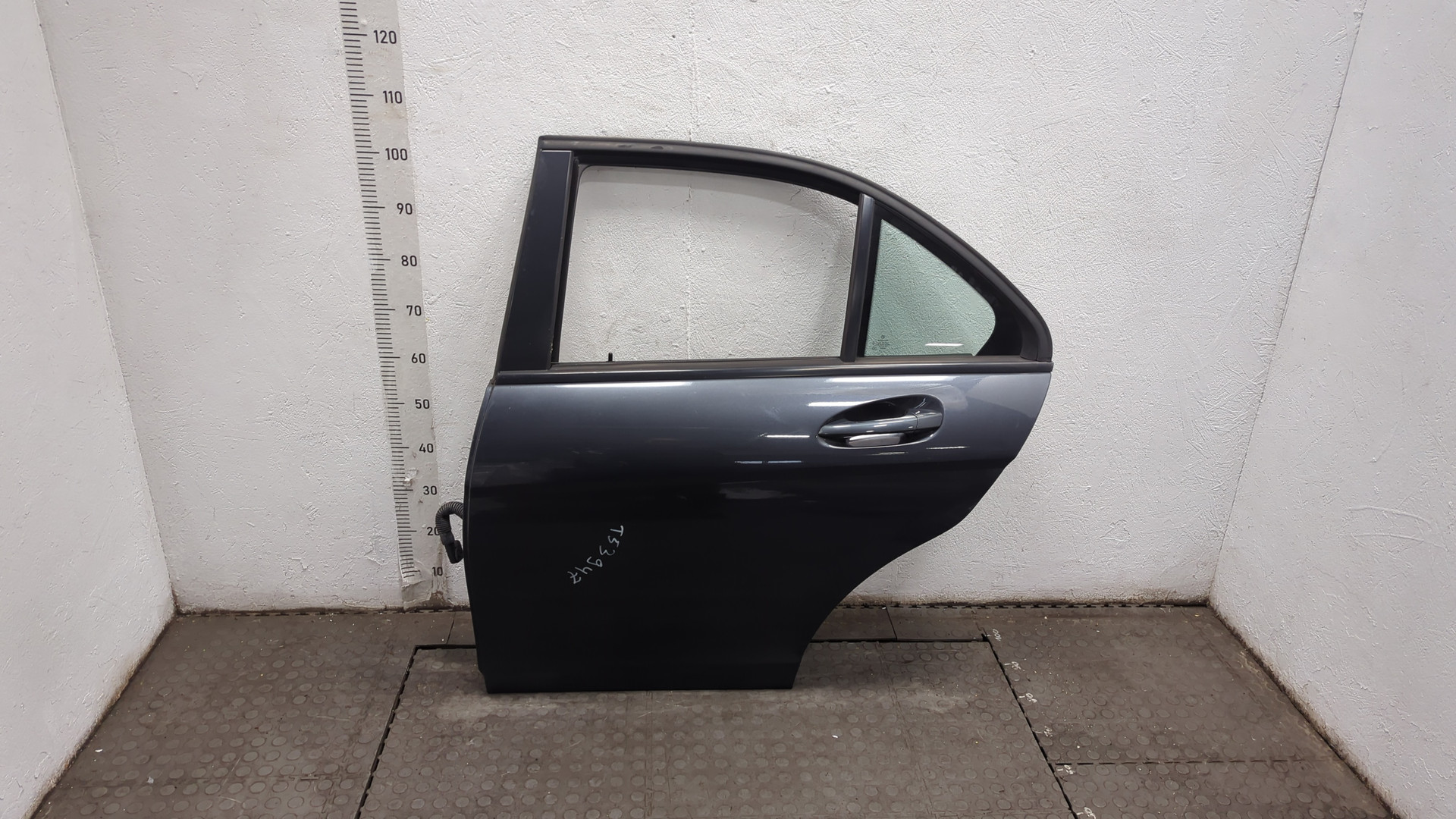 Дверь задняя левая