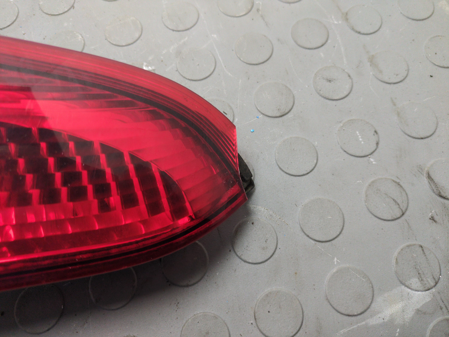 Фонарь задний левый