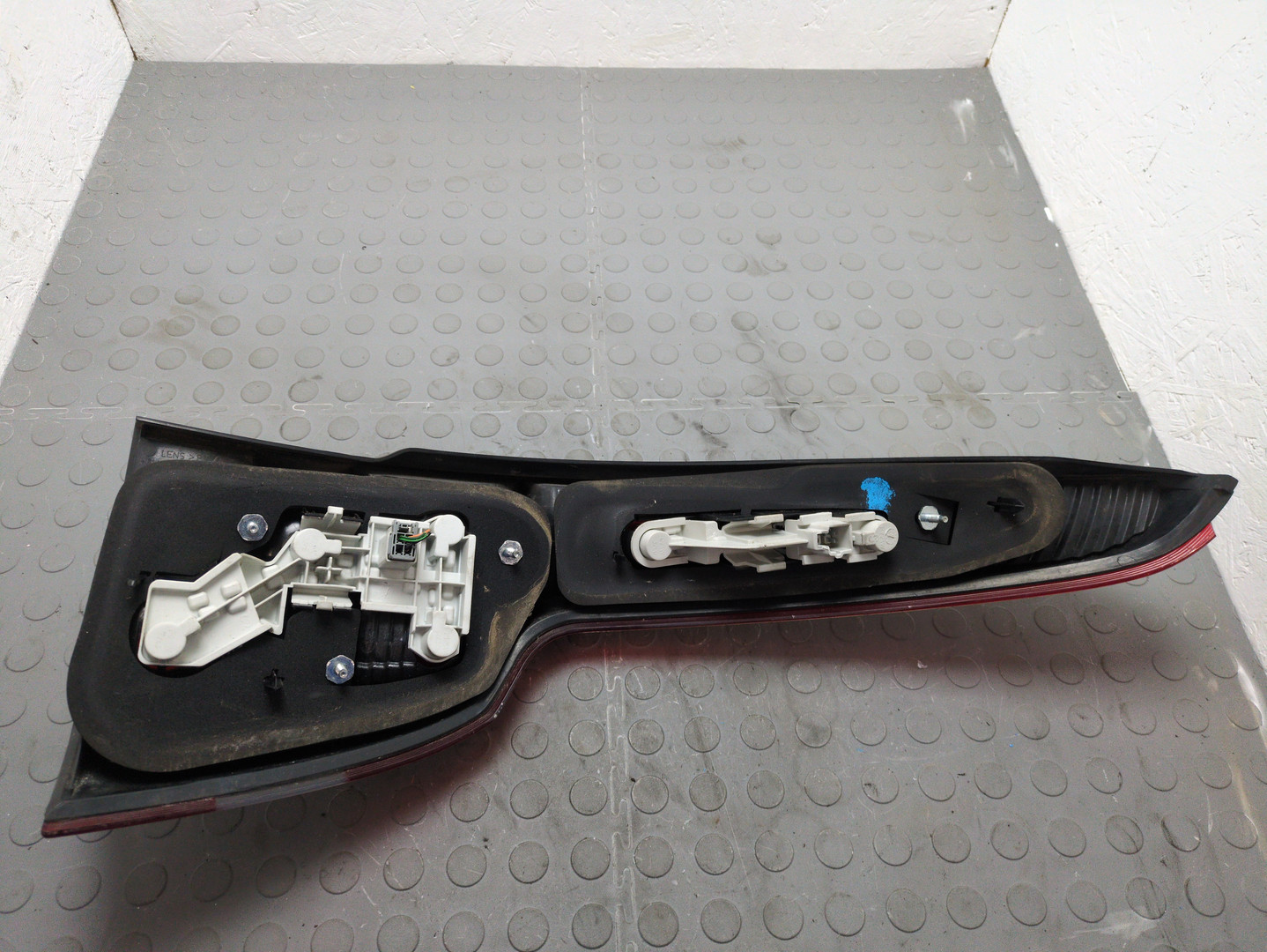 Фонарь задний левый