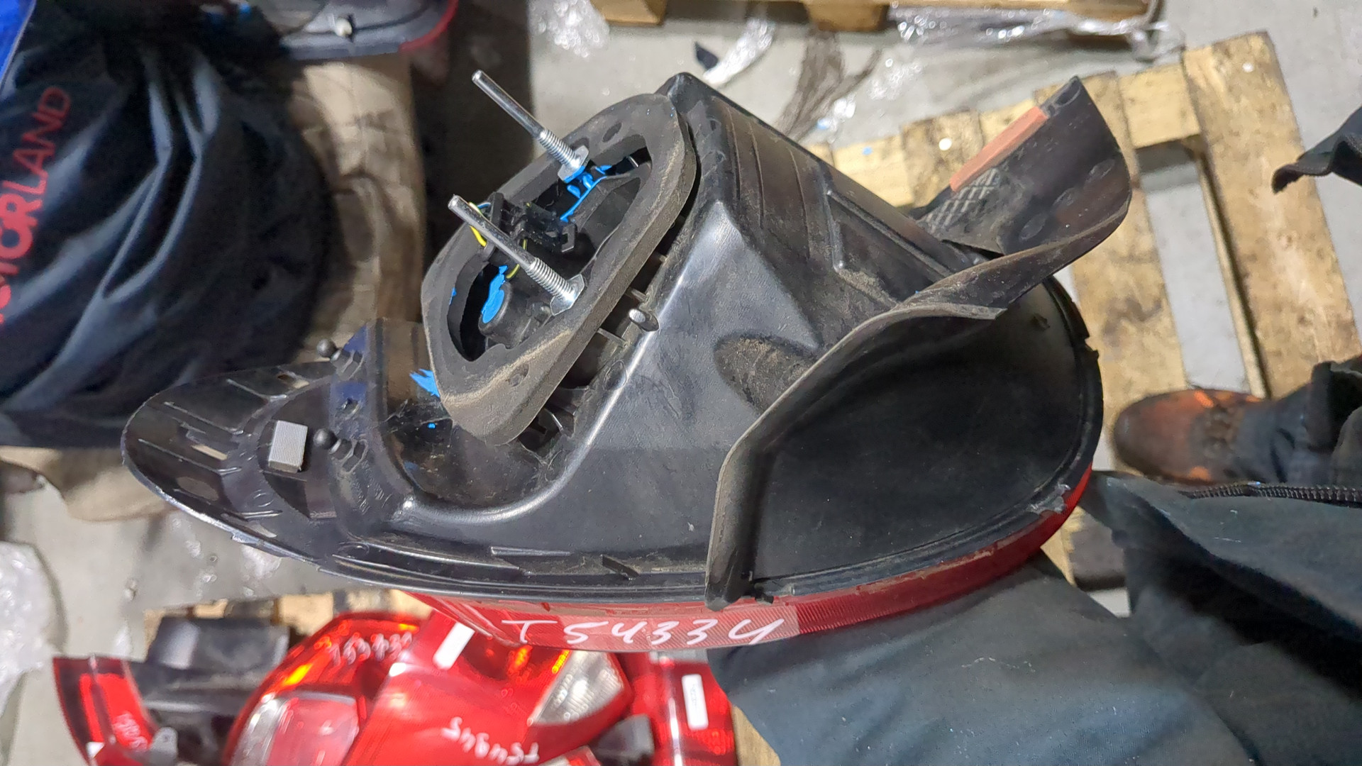 Фонарь задний левый