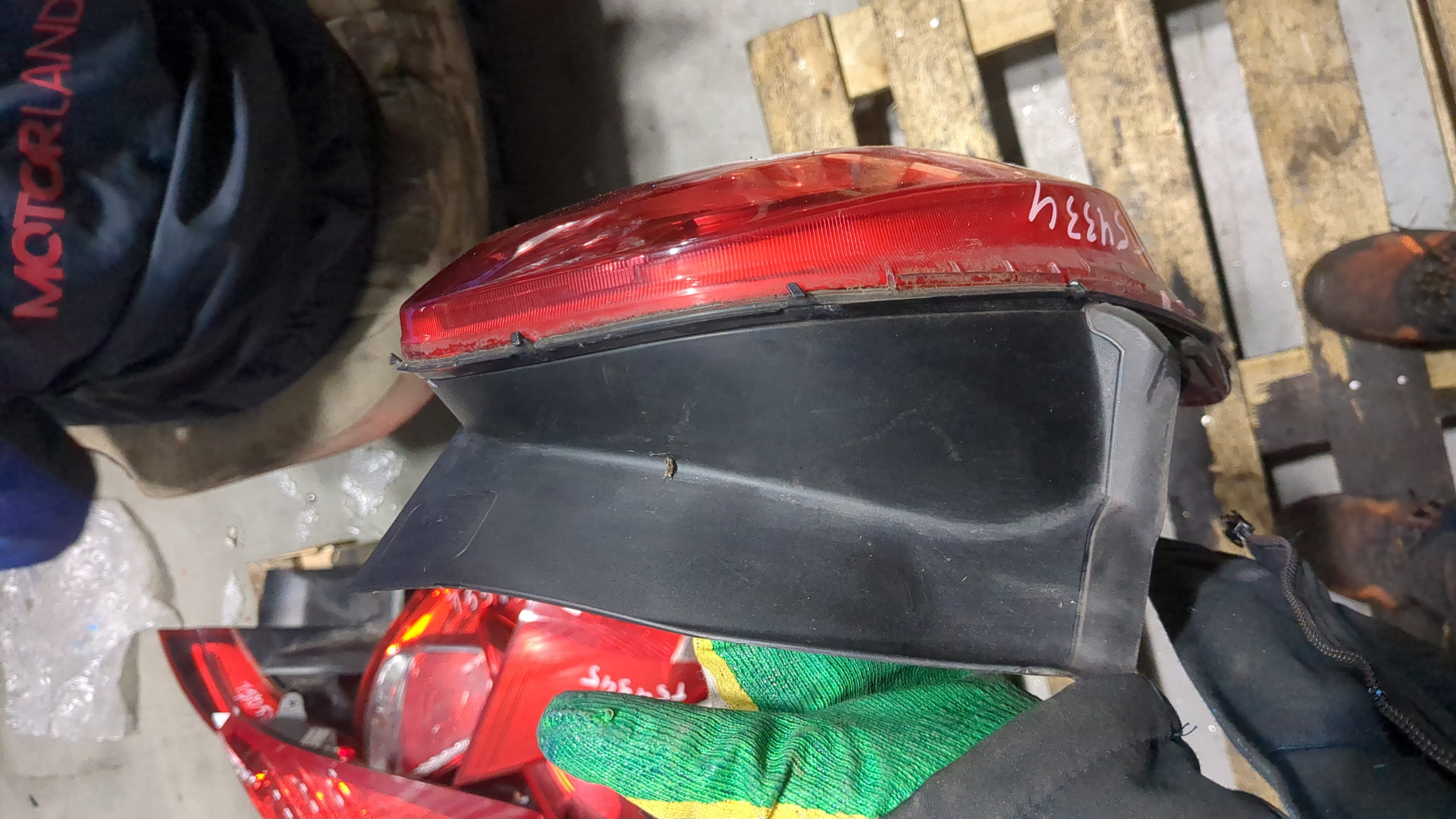 Фонарь задний левый