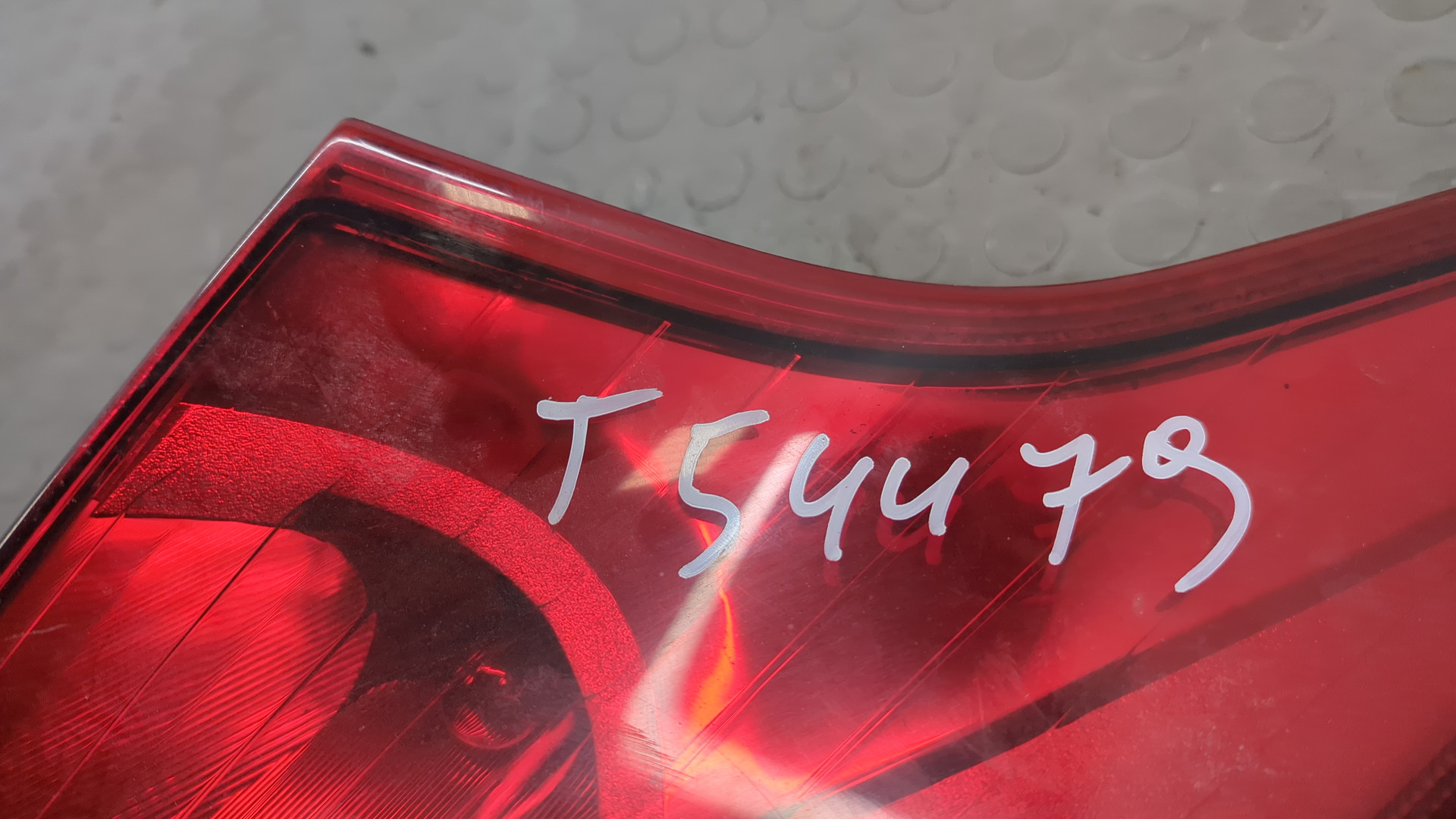 Фонарь задний правый