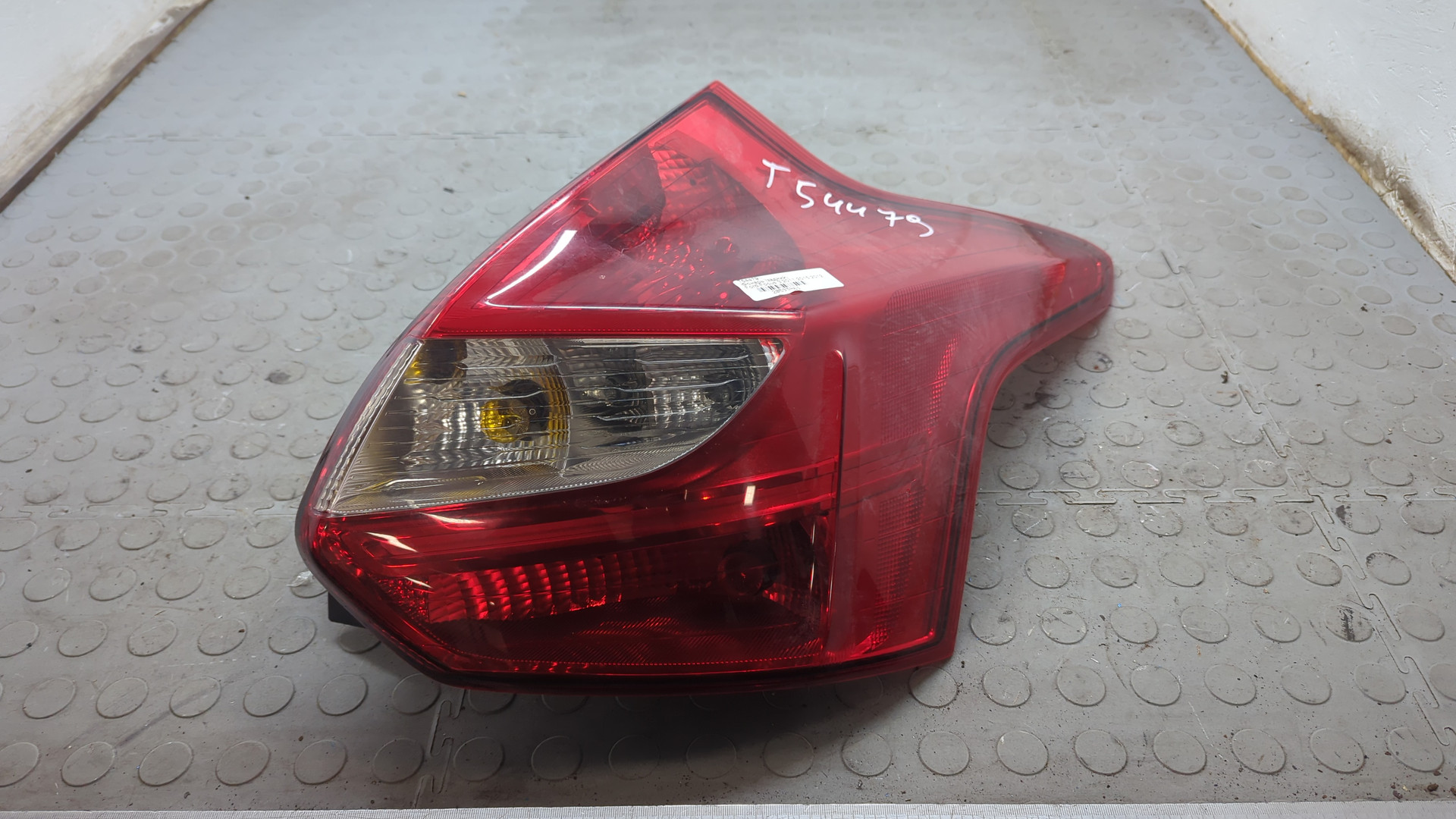 Фонарь задний правый