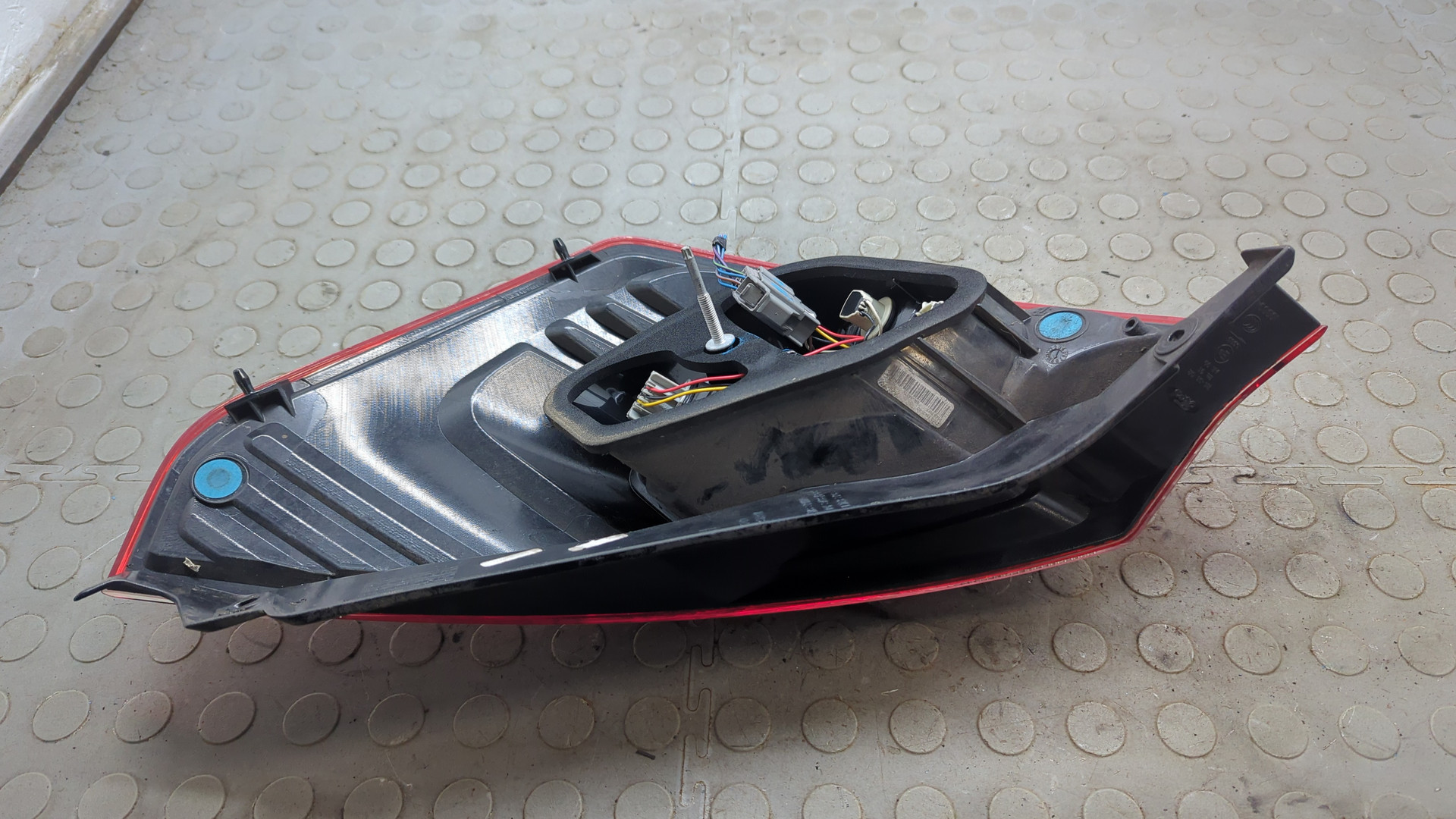 Фонарь задний левый