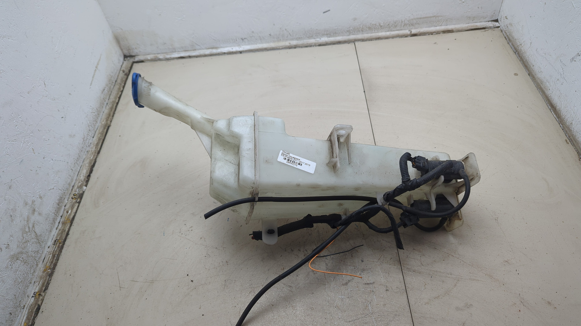 Бачок омывателя лобового стекла