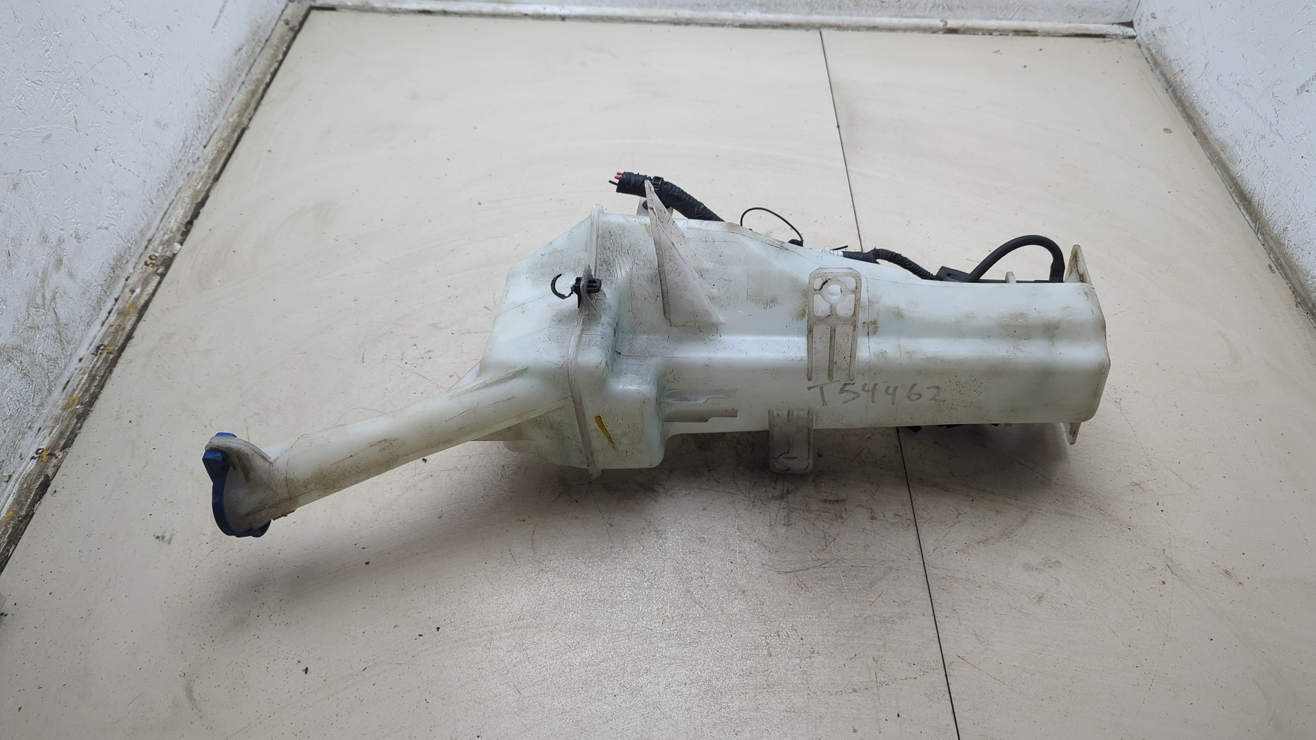 Бачок омывателя лобового стекла