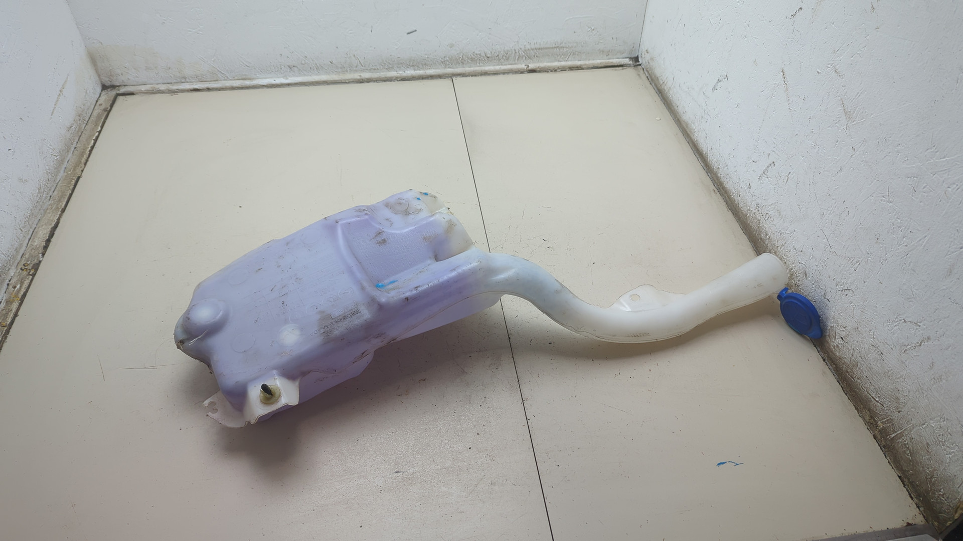 Бачок омывателя лобового стекла