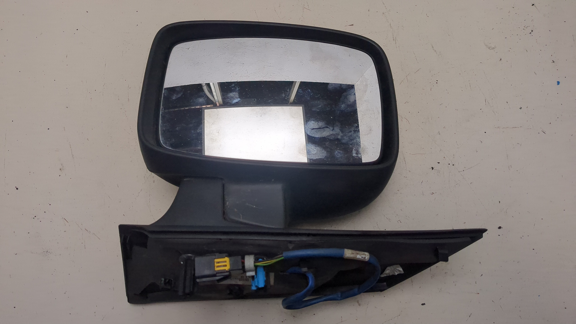Зеркало левое электрическое